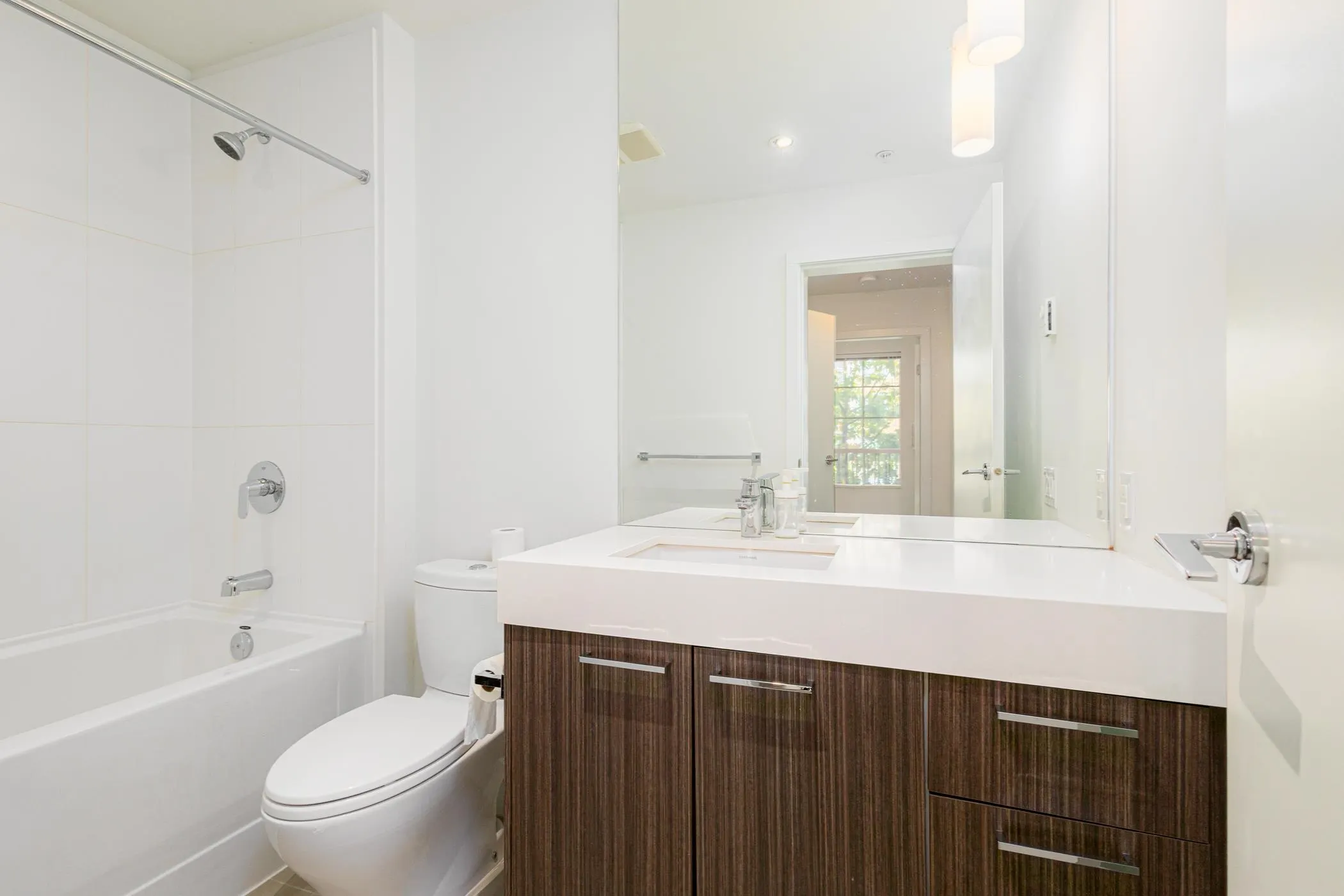 545 Foster Avenue #203