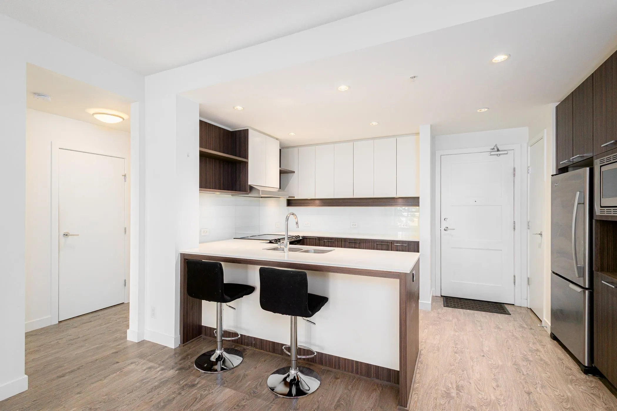 545 Foster Avenue #203