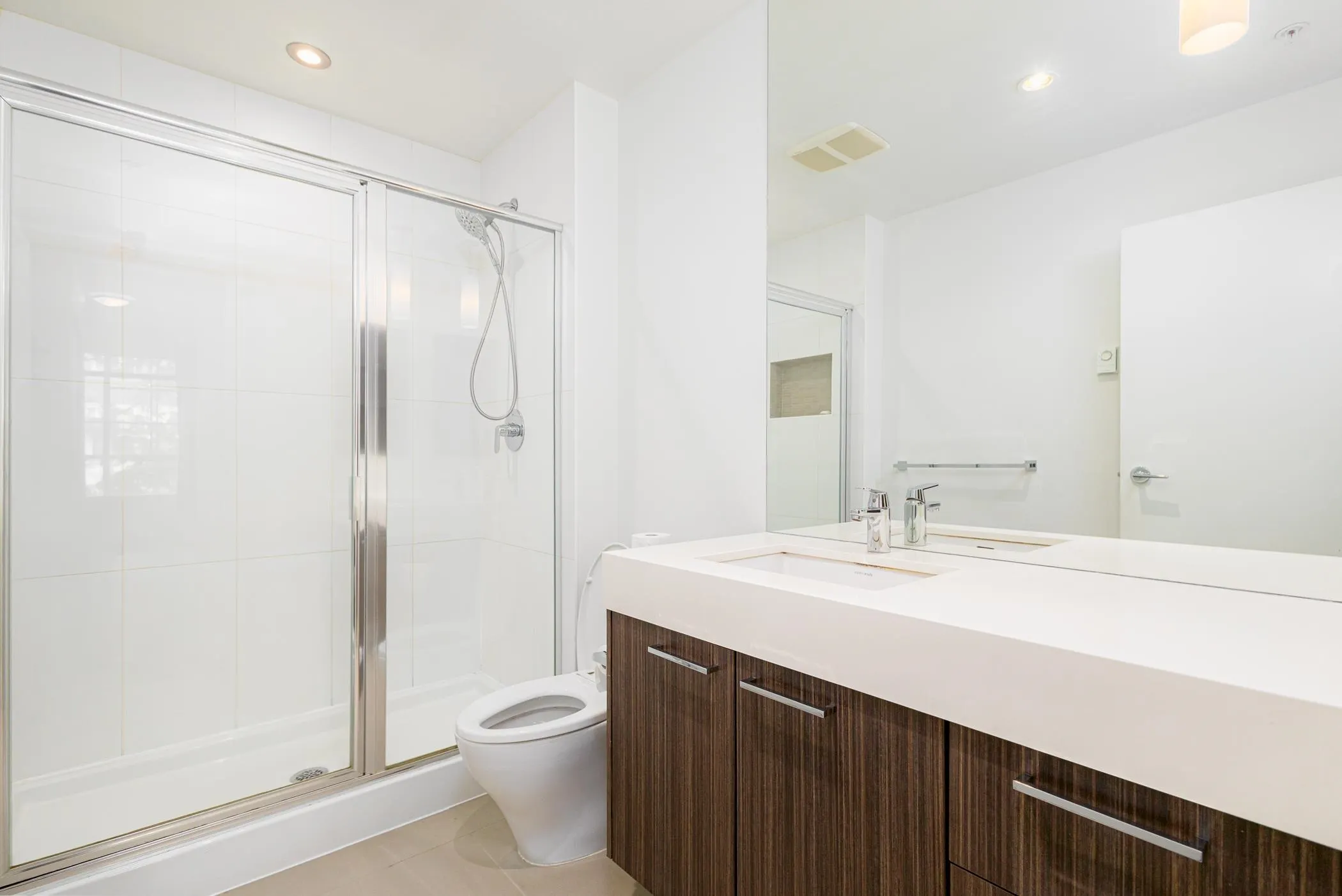 545 Foster Avenue #203