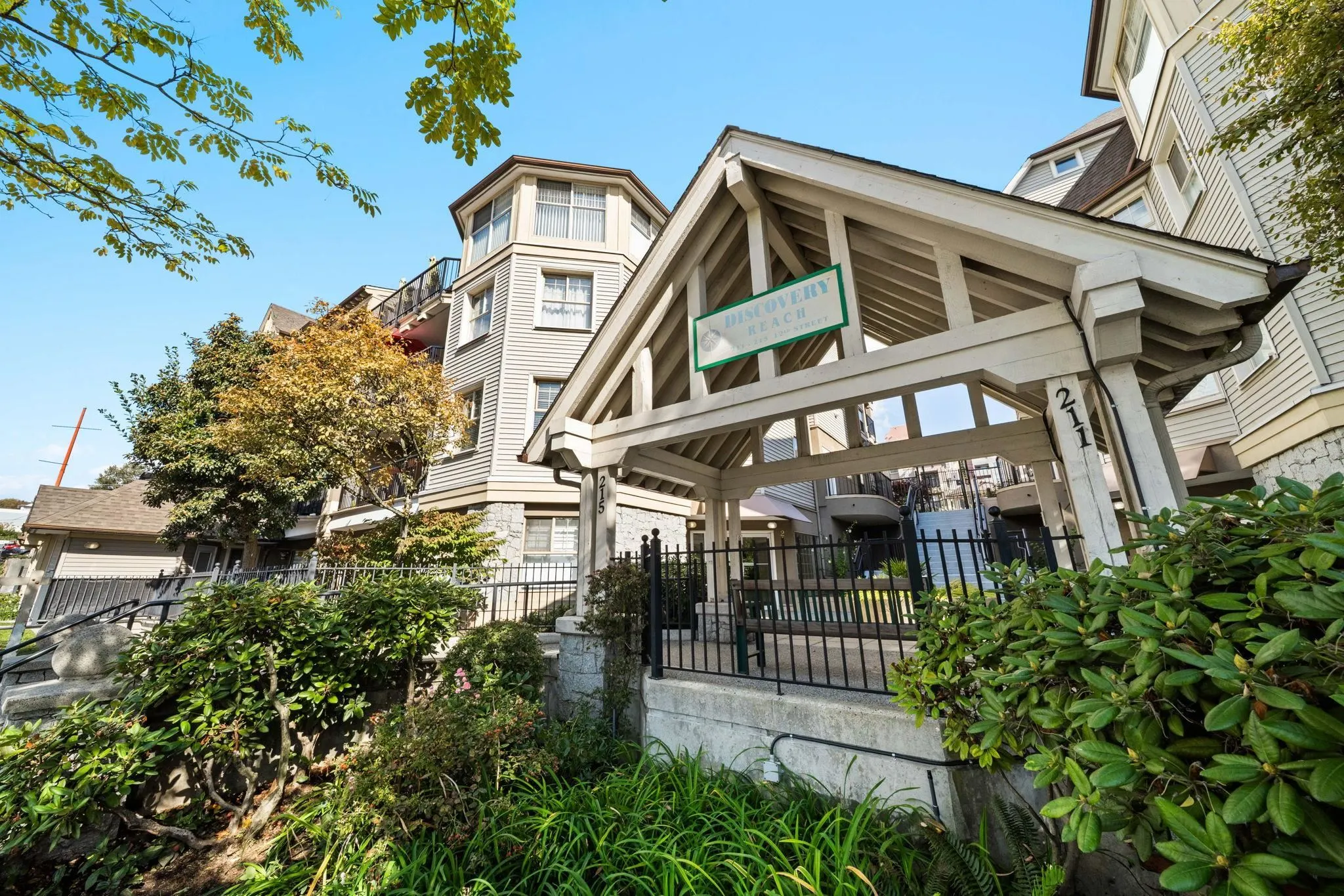 215 Twelfth Street #201