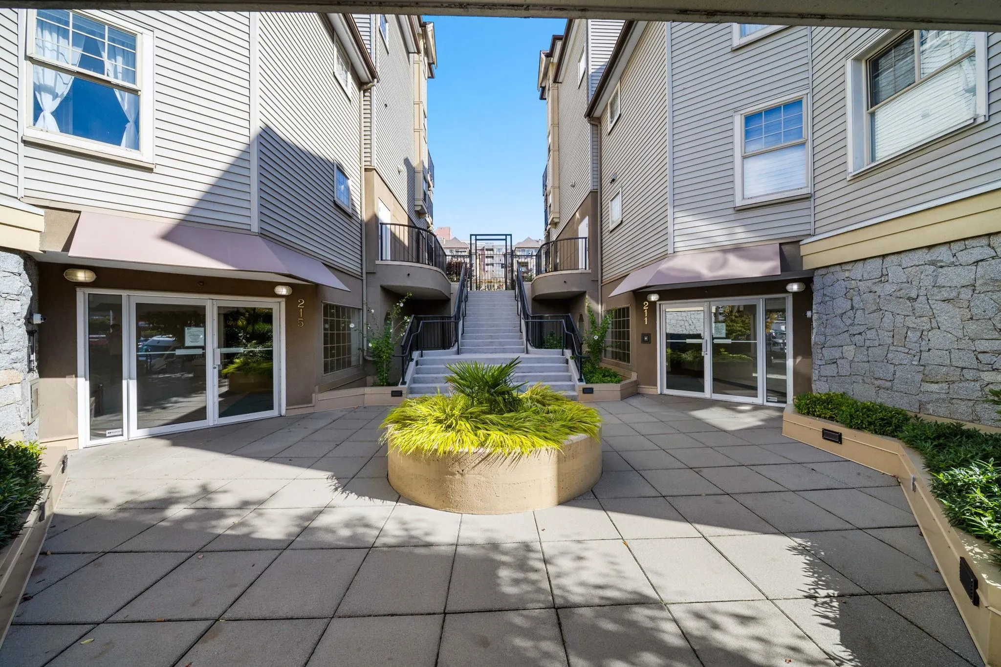 215 Twelfth Street #201