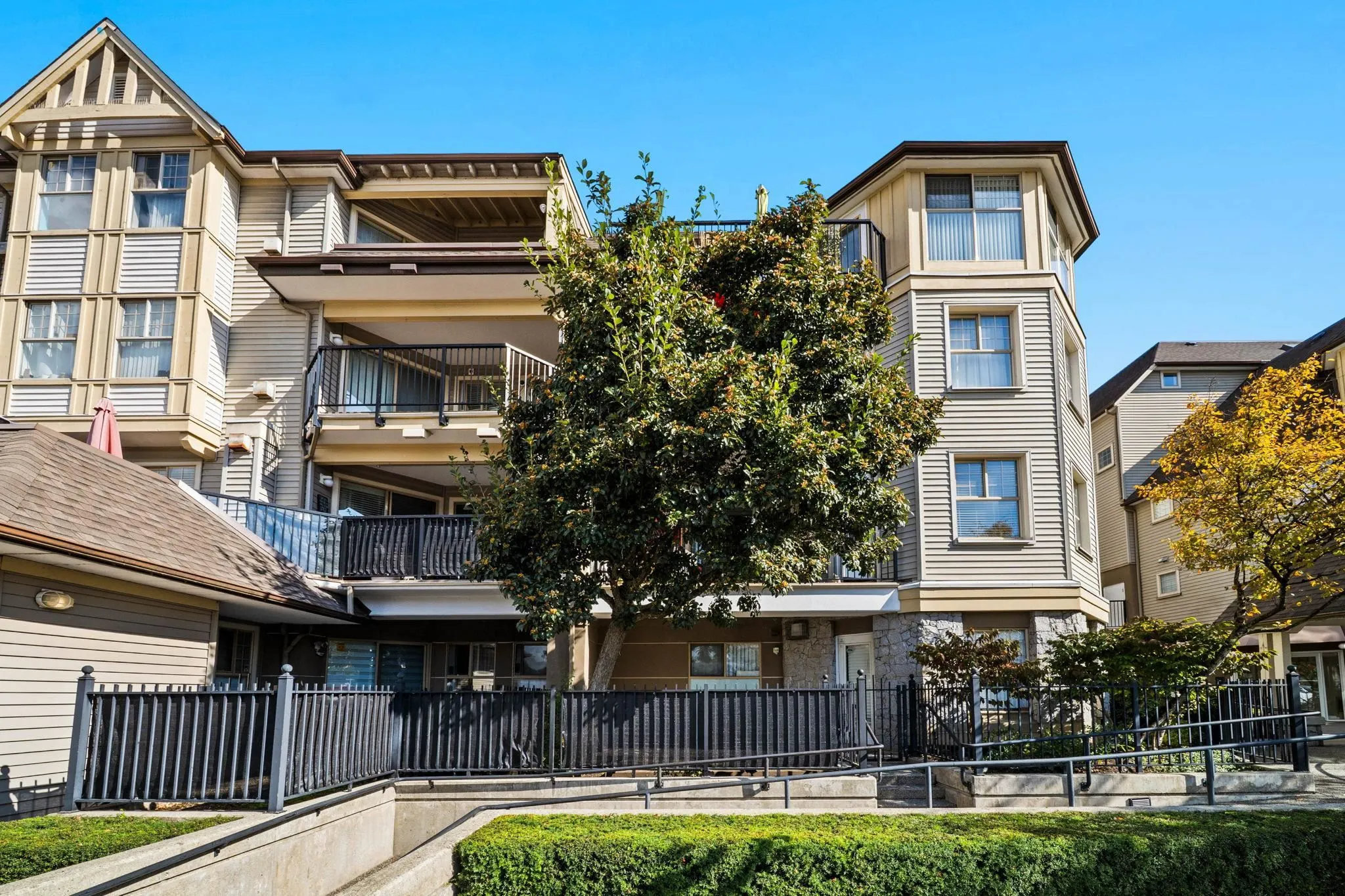 215 Twelfth Street #201