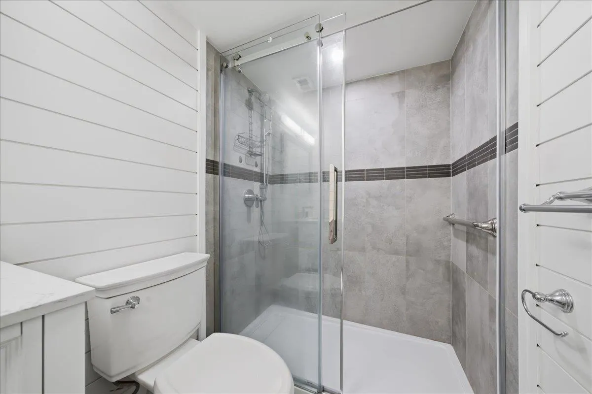 1745 Esquimalt Avenue #802
