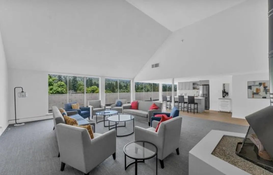1745 Esquimalt Avenue #802