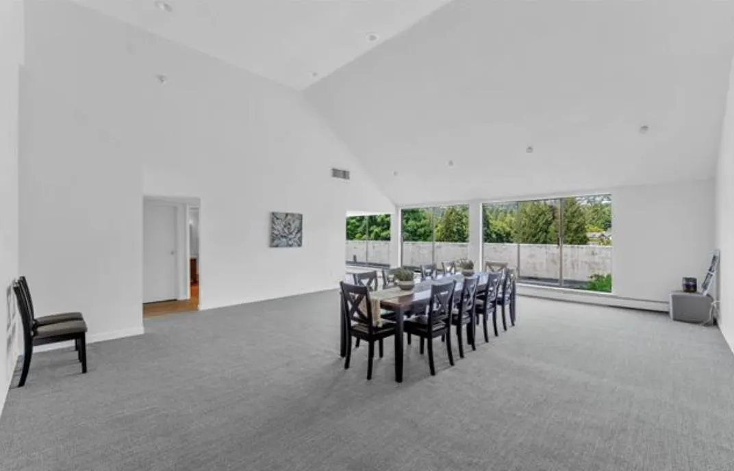 1745 Esquimalt Avenue #802