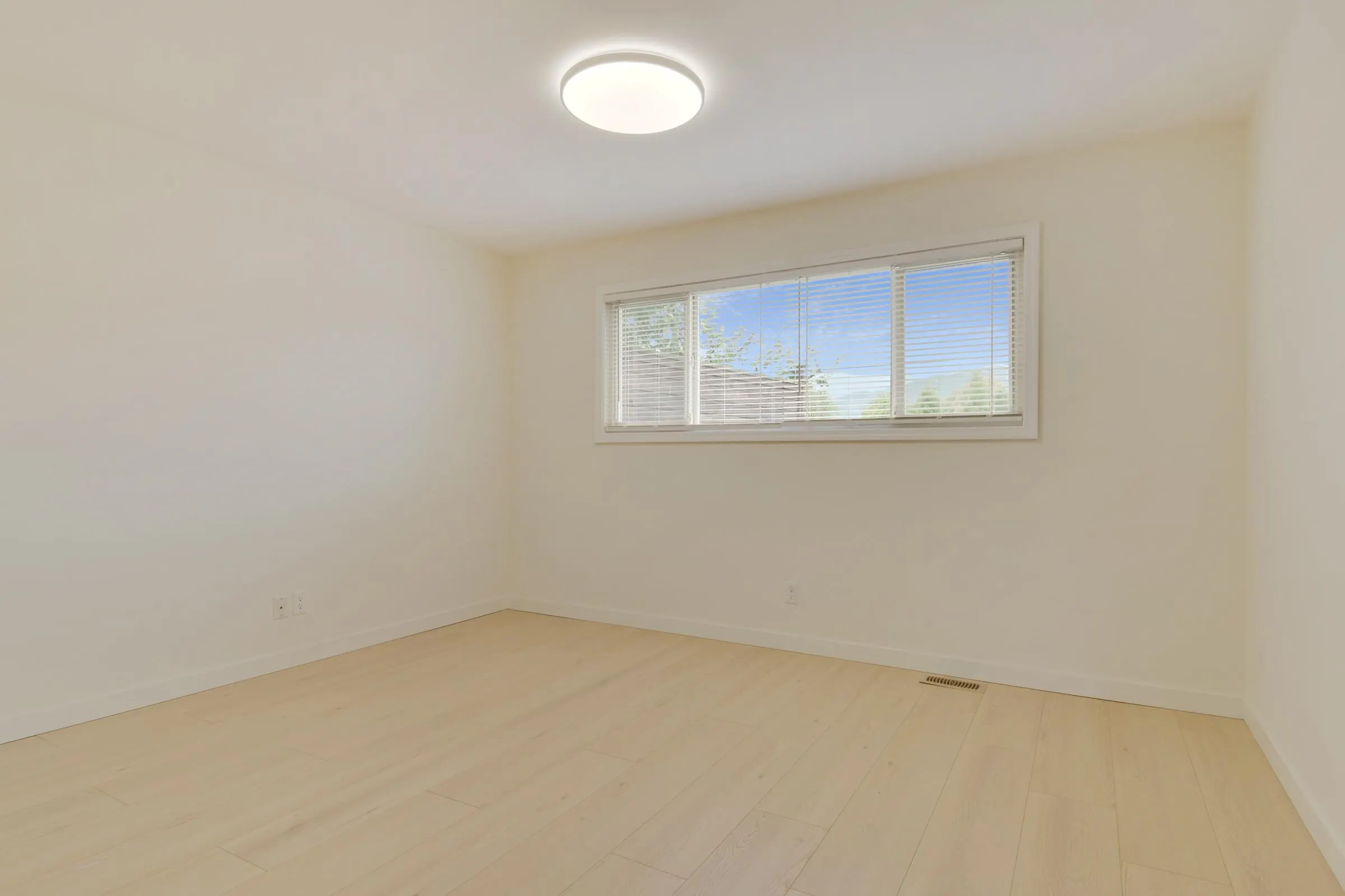 46515 Portage Avenue #Upper House