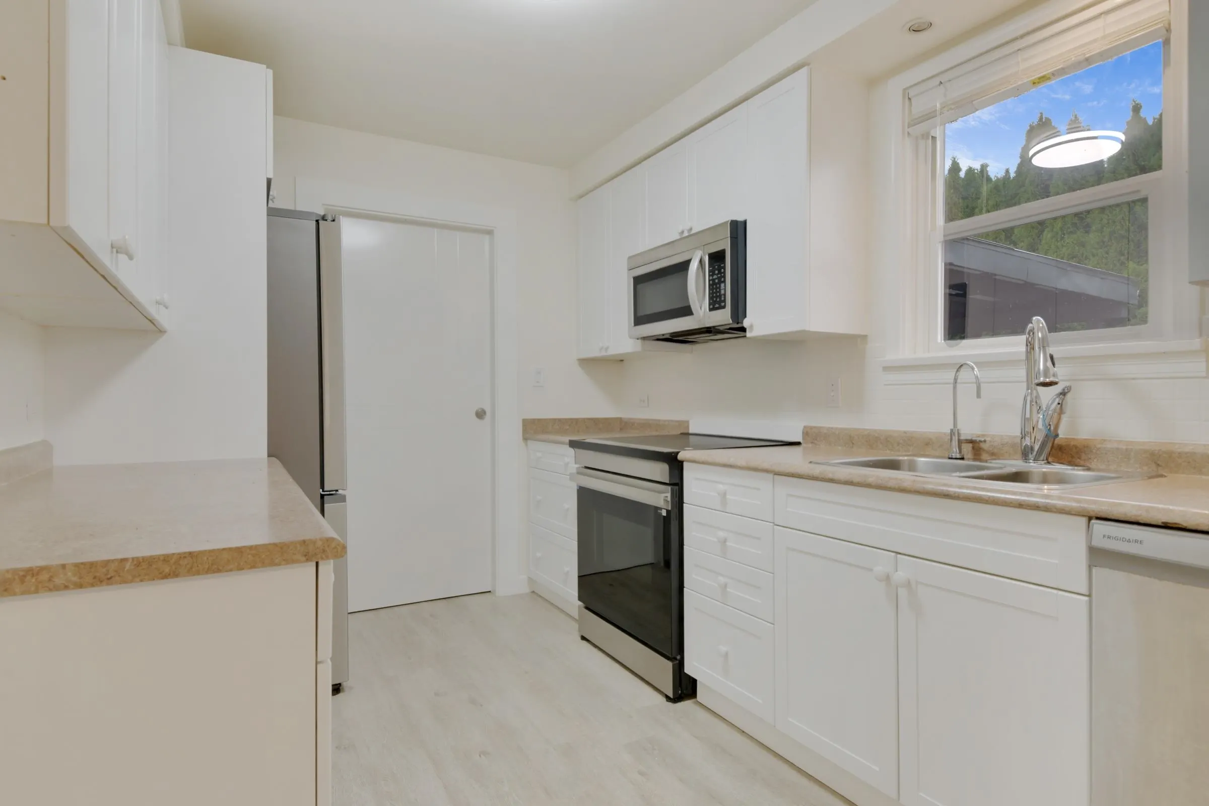 46515 Portage Avenue #Upper House