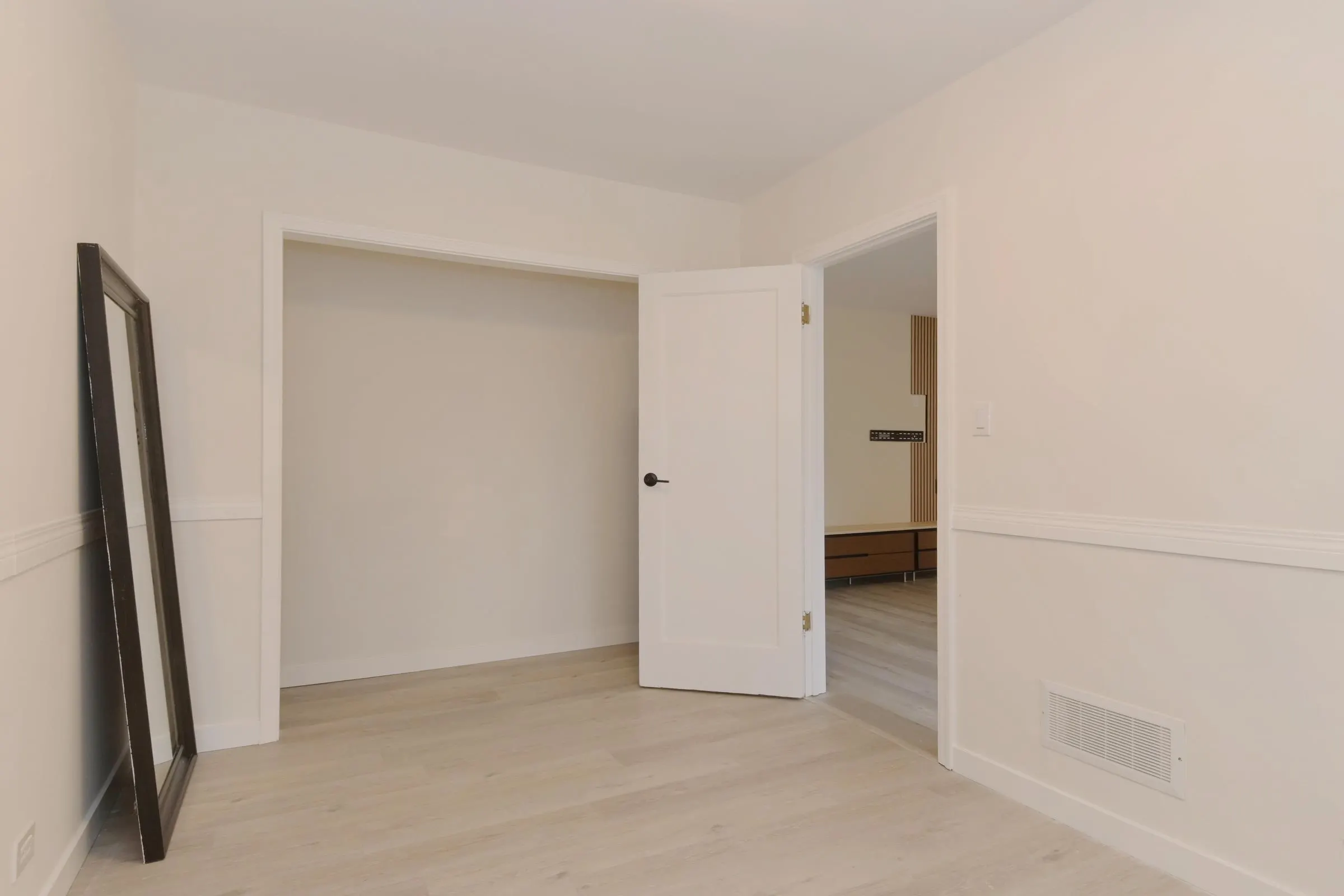 46515 Portage Avenue #Upper House
