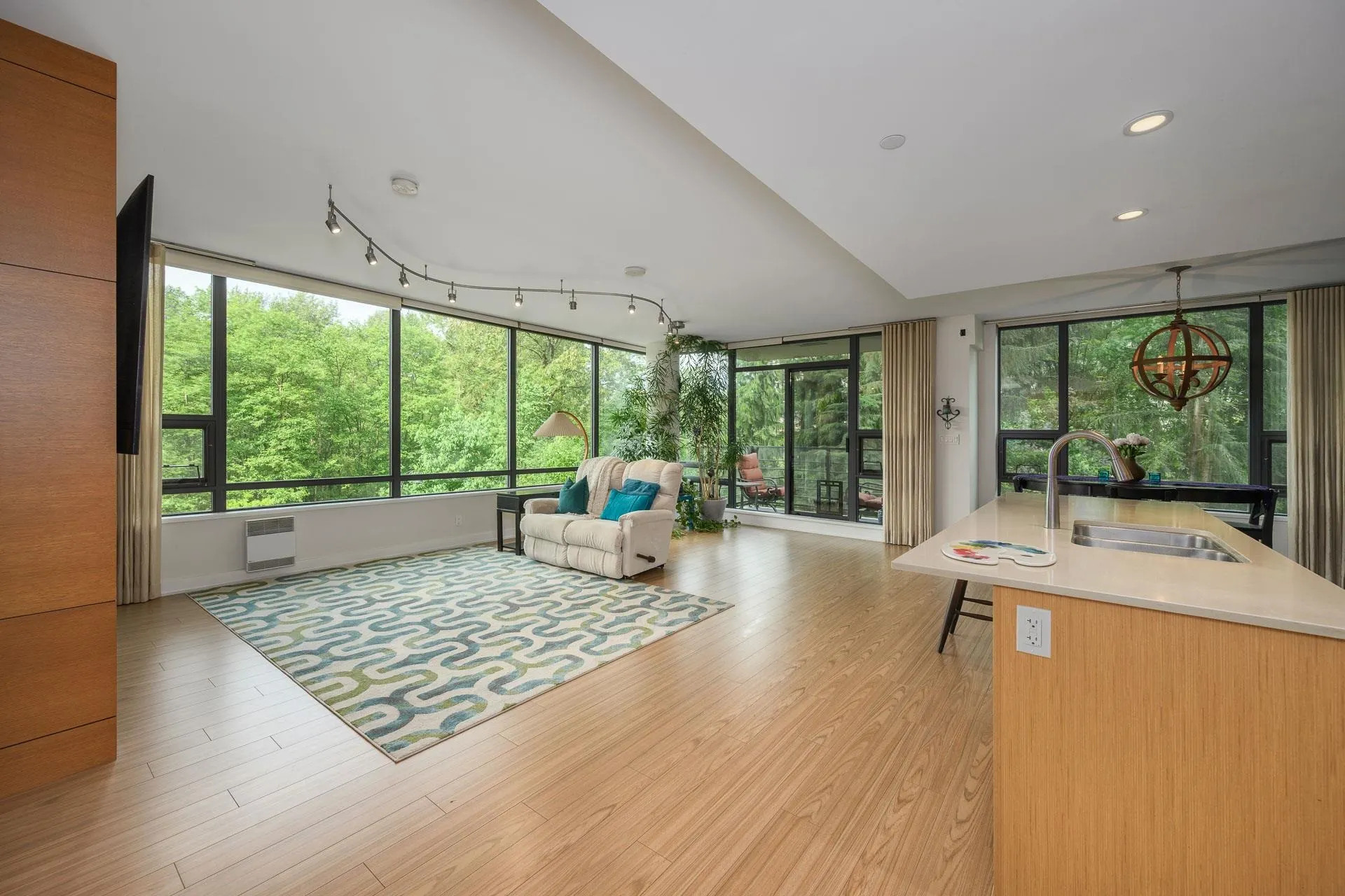 301 Capilano Road #405