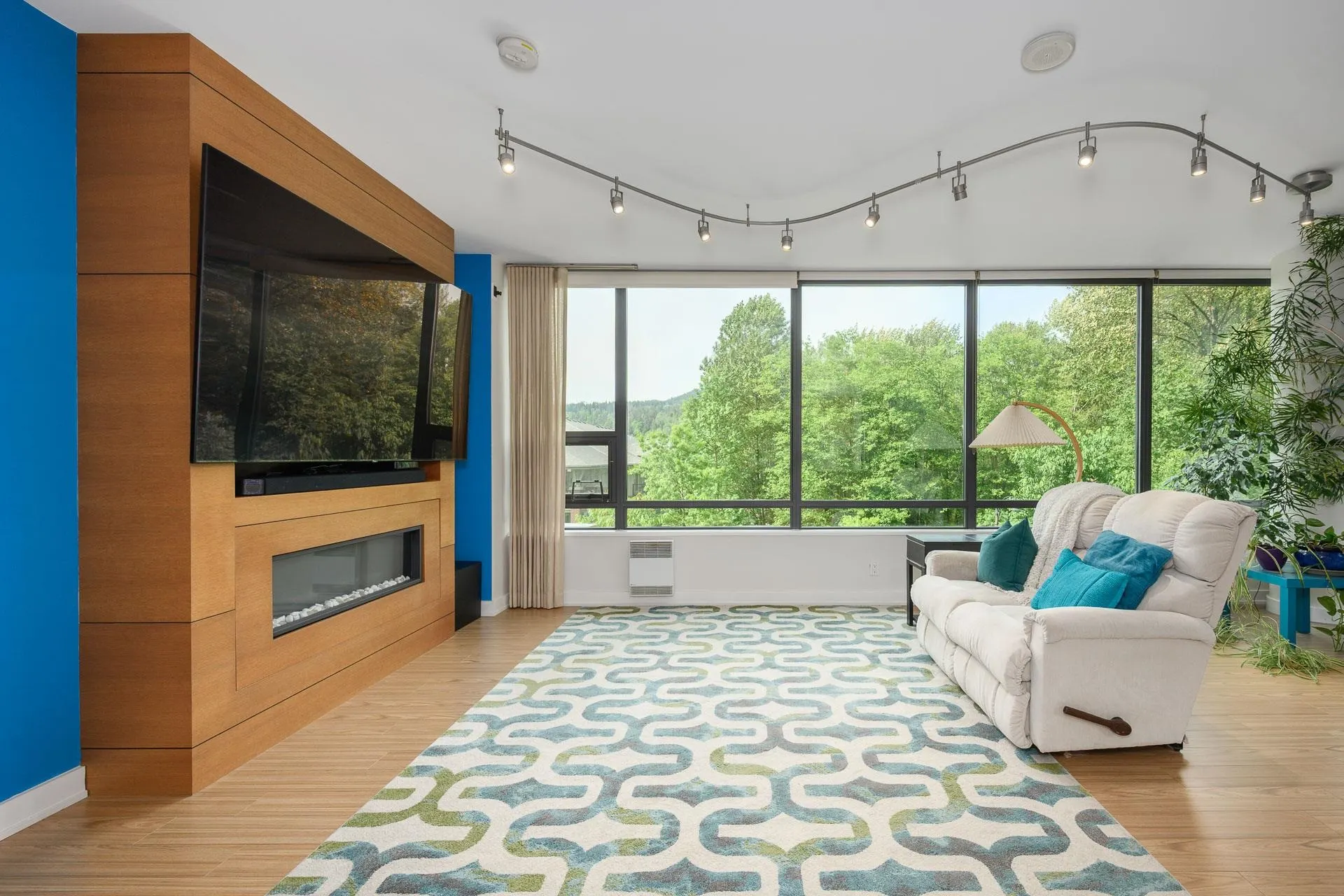 301 Capilano Road #405