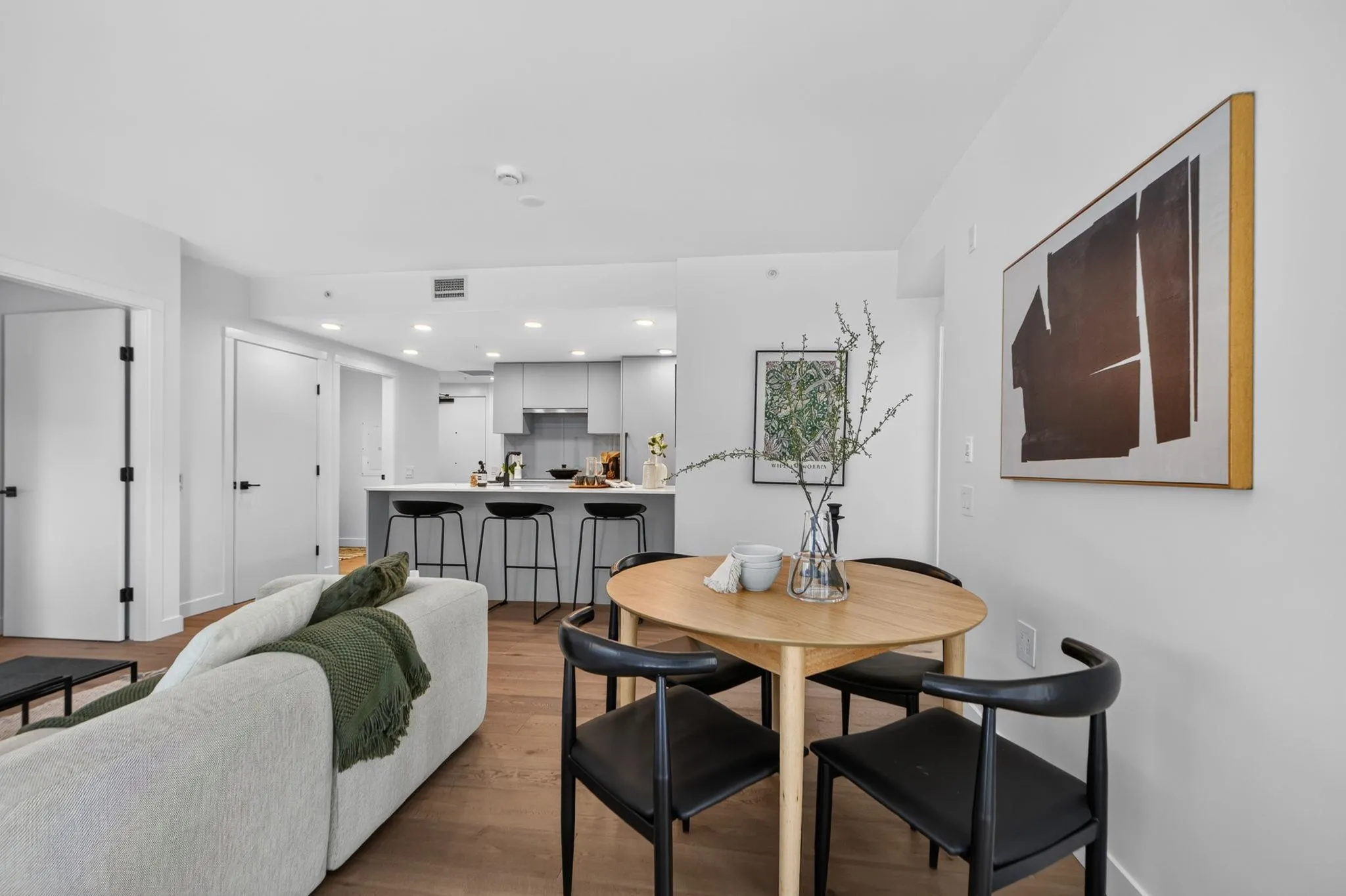 8030 Oak Street #202