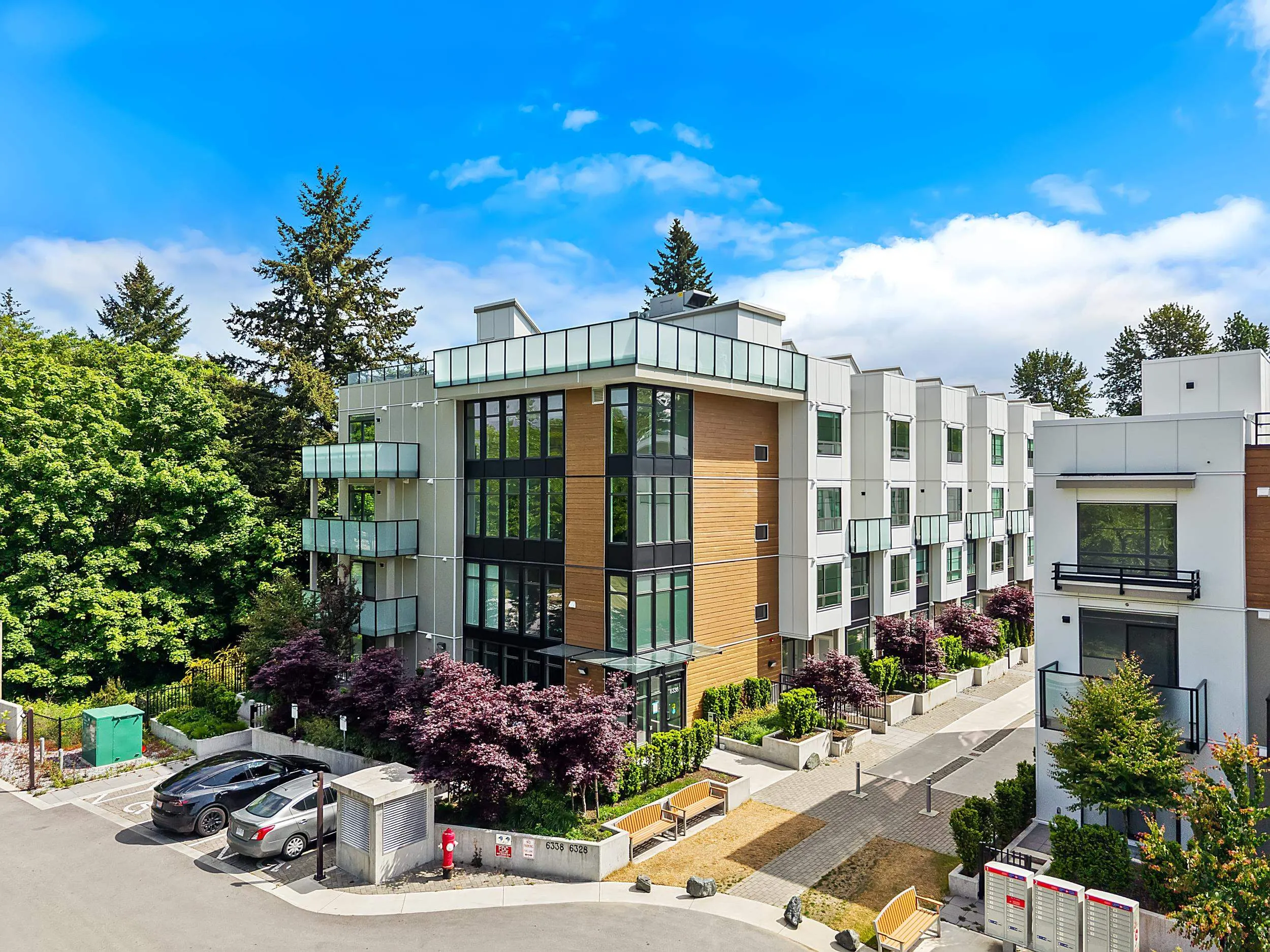 6338 King George Boulevard #306