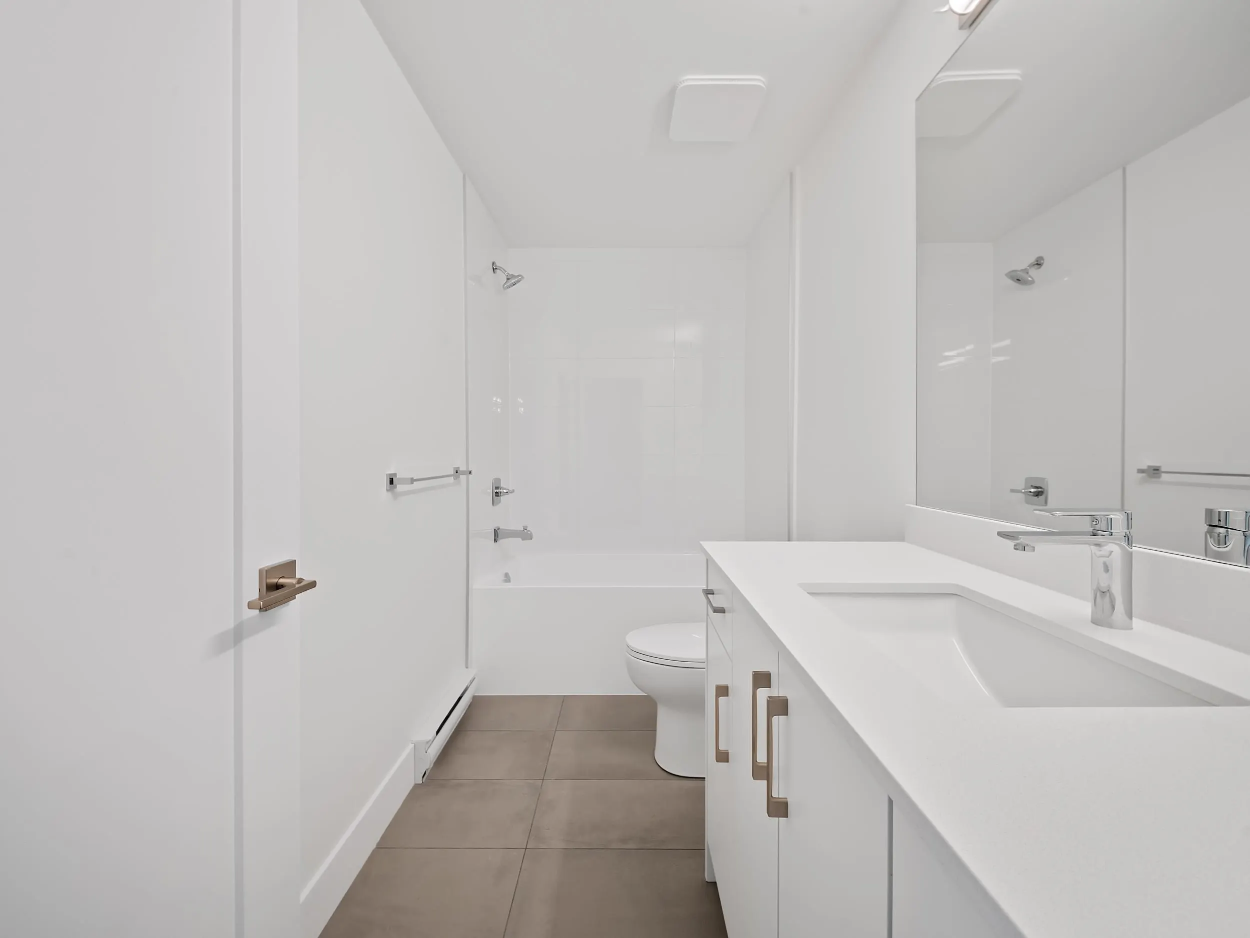 6338 King George Boulevard #306