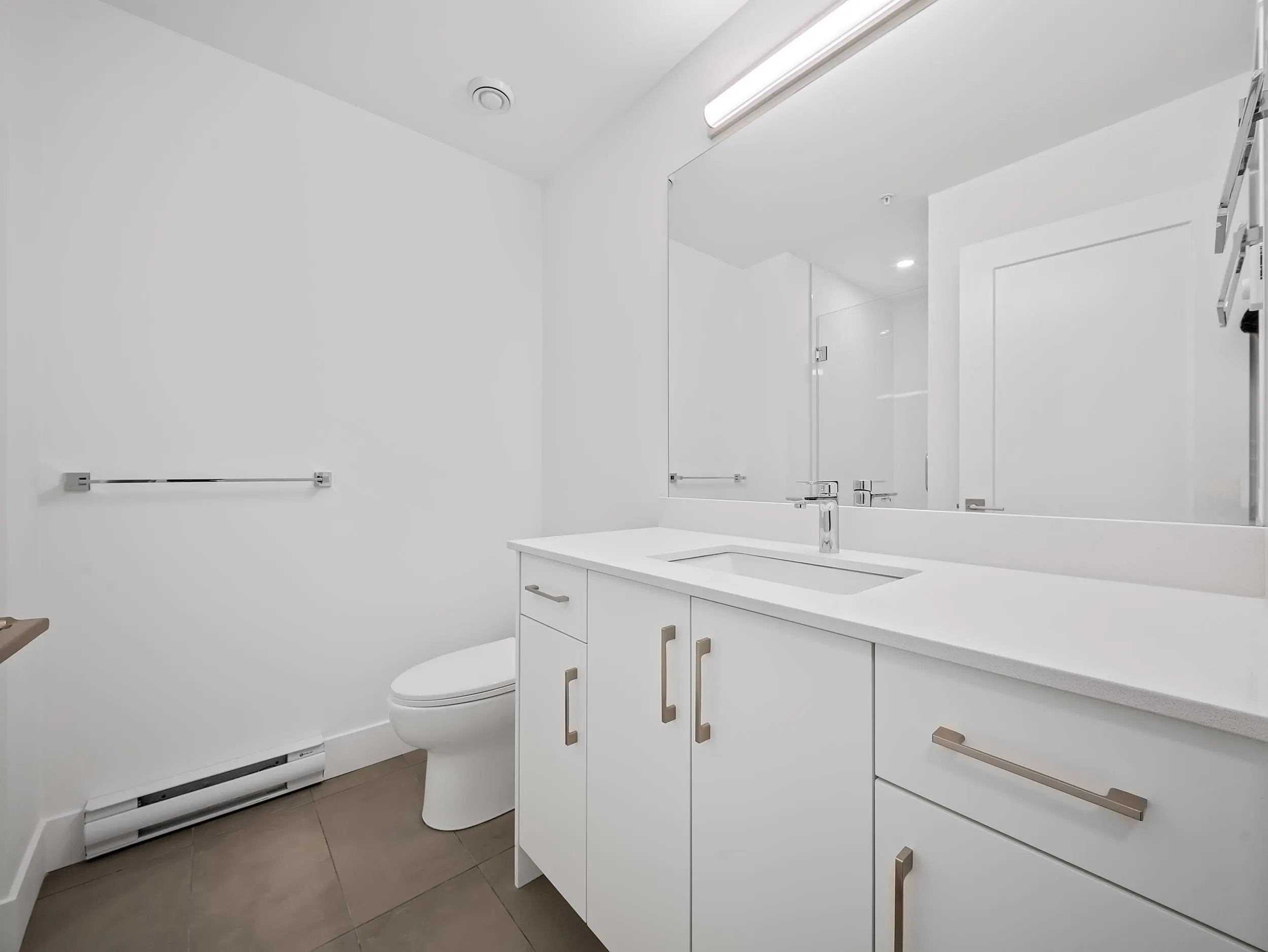 6338 King George Boulevard #306