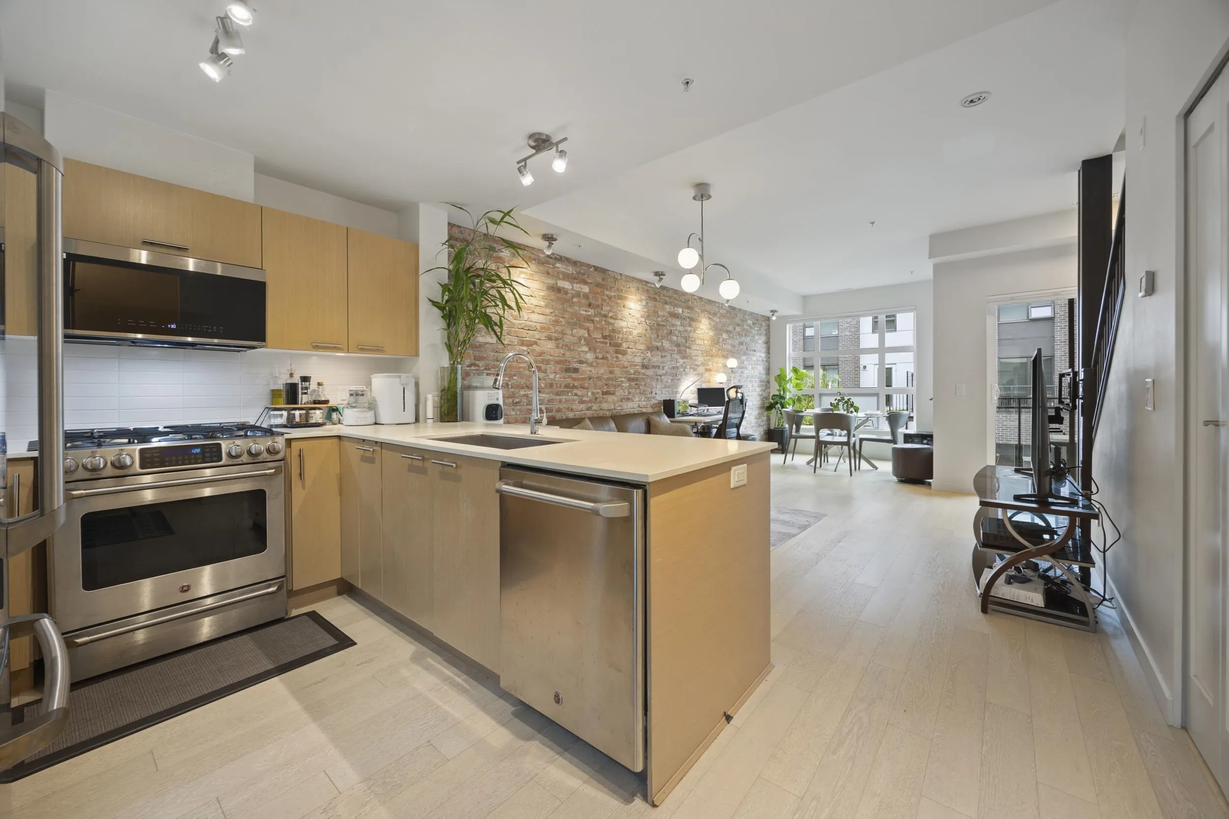 95 Moody Street #334