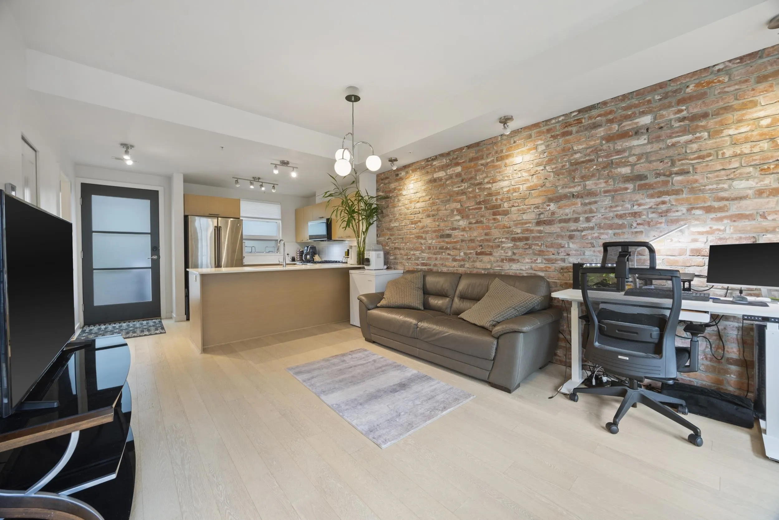 95 Moody Street #334