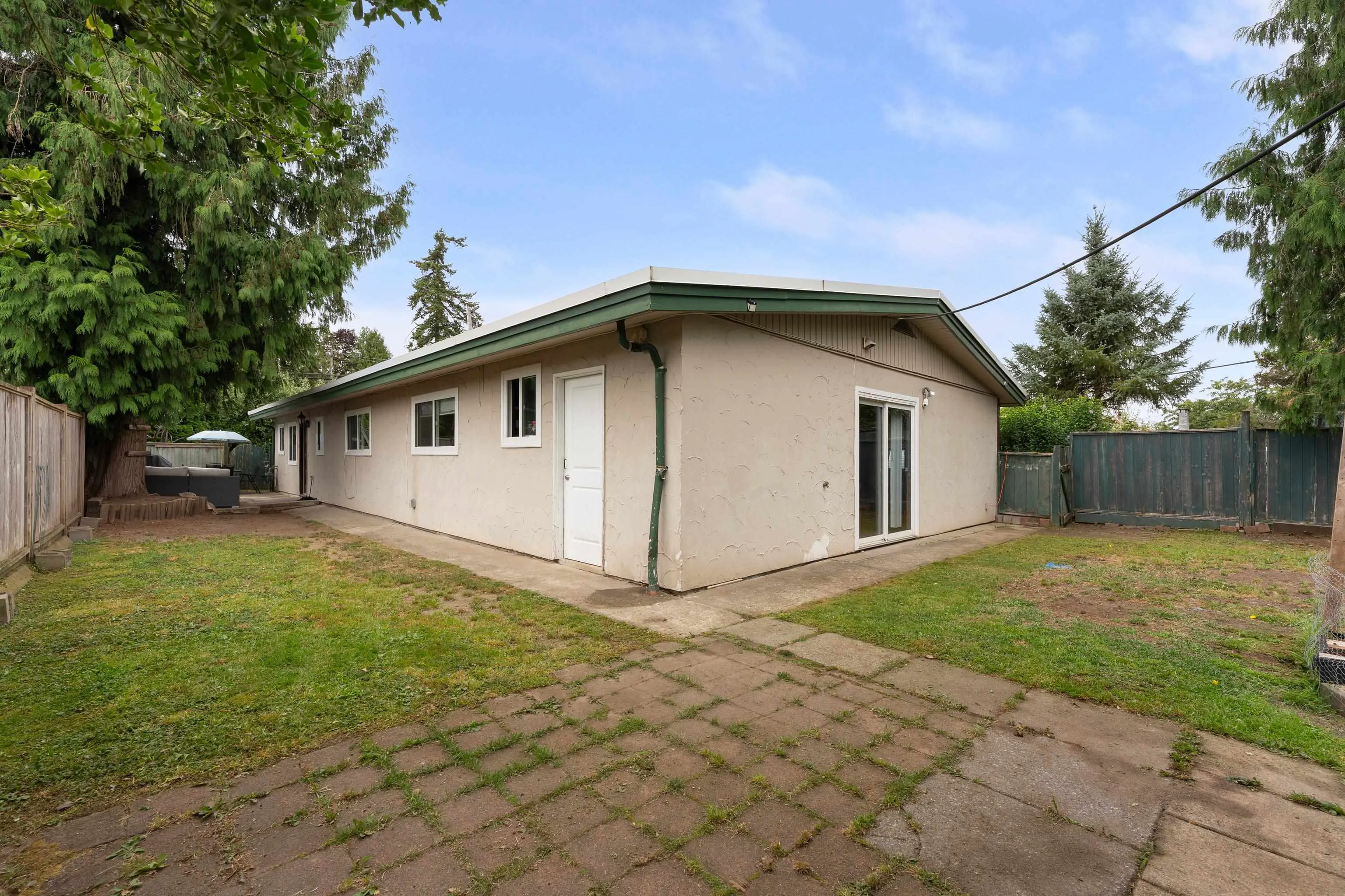 22702 123 Avenue