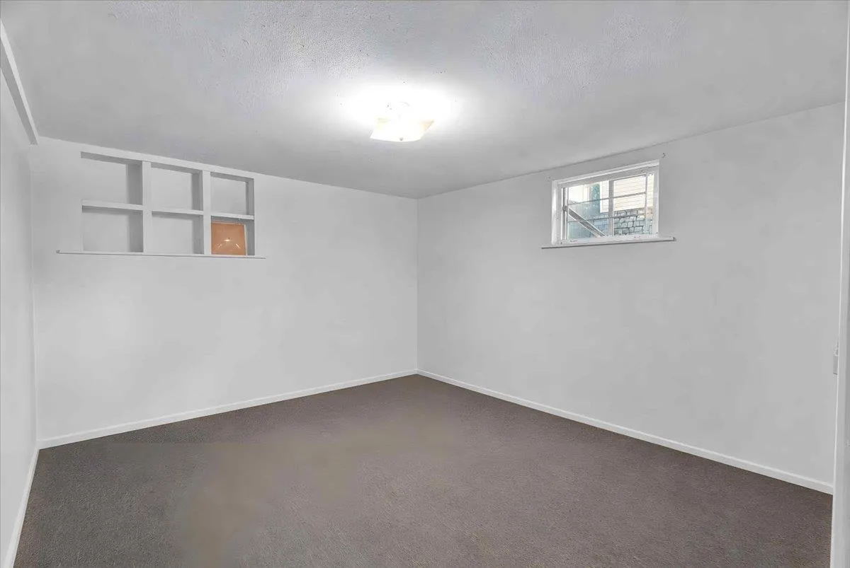 5070 Willow Street