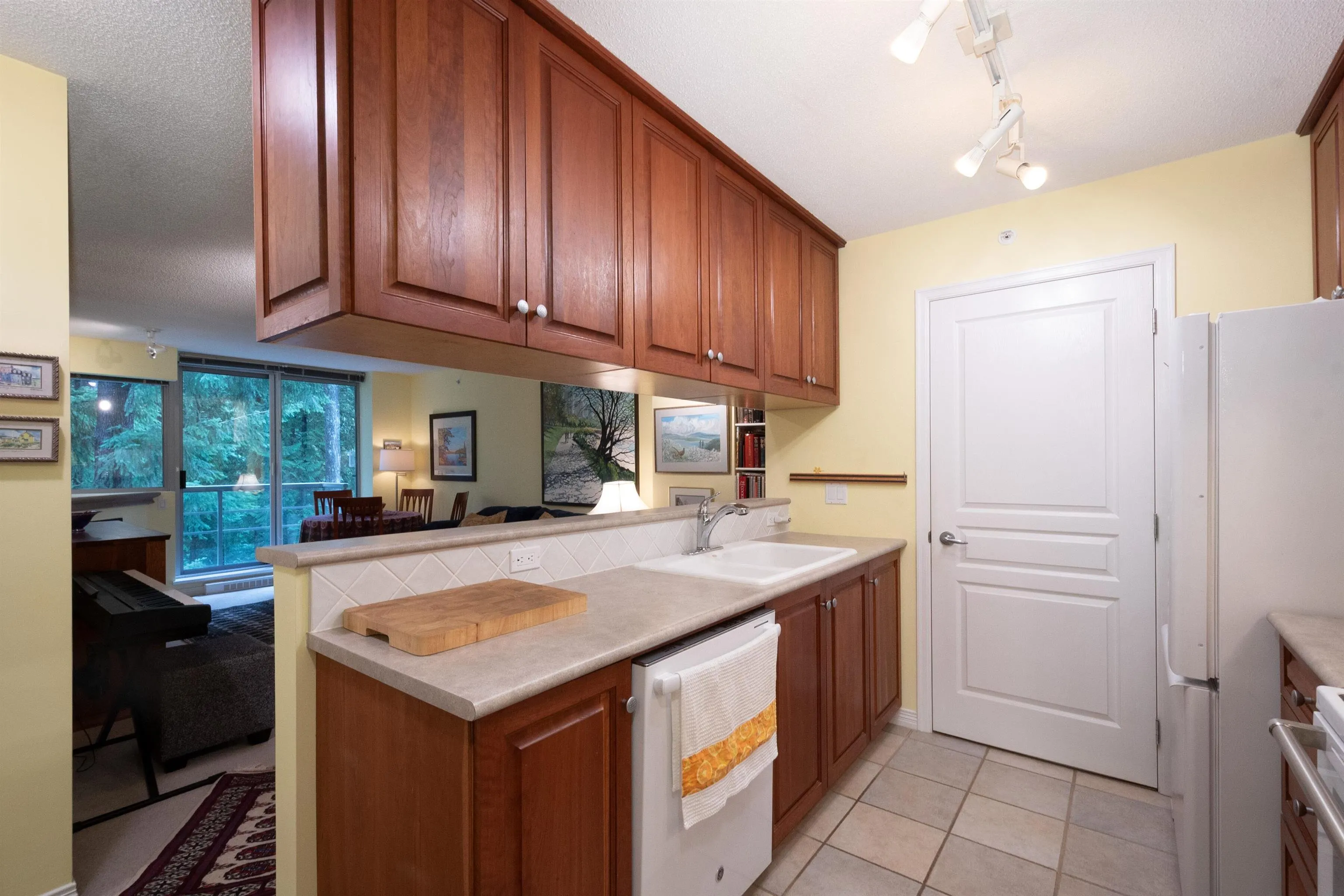 5639 Hampton Place #805
