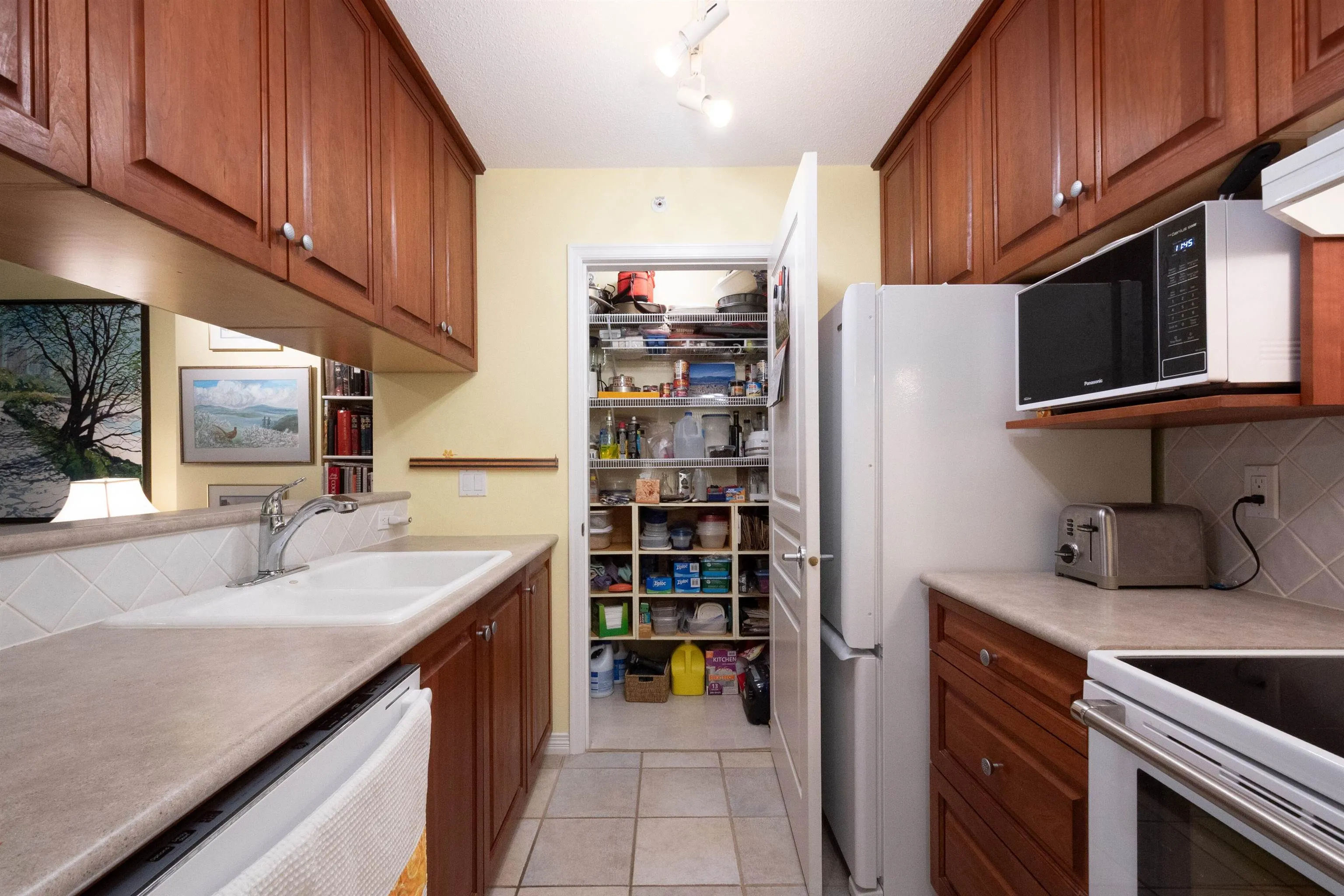 5639 Hampton Place #805