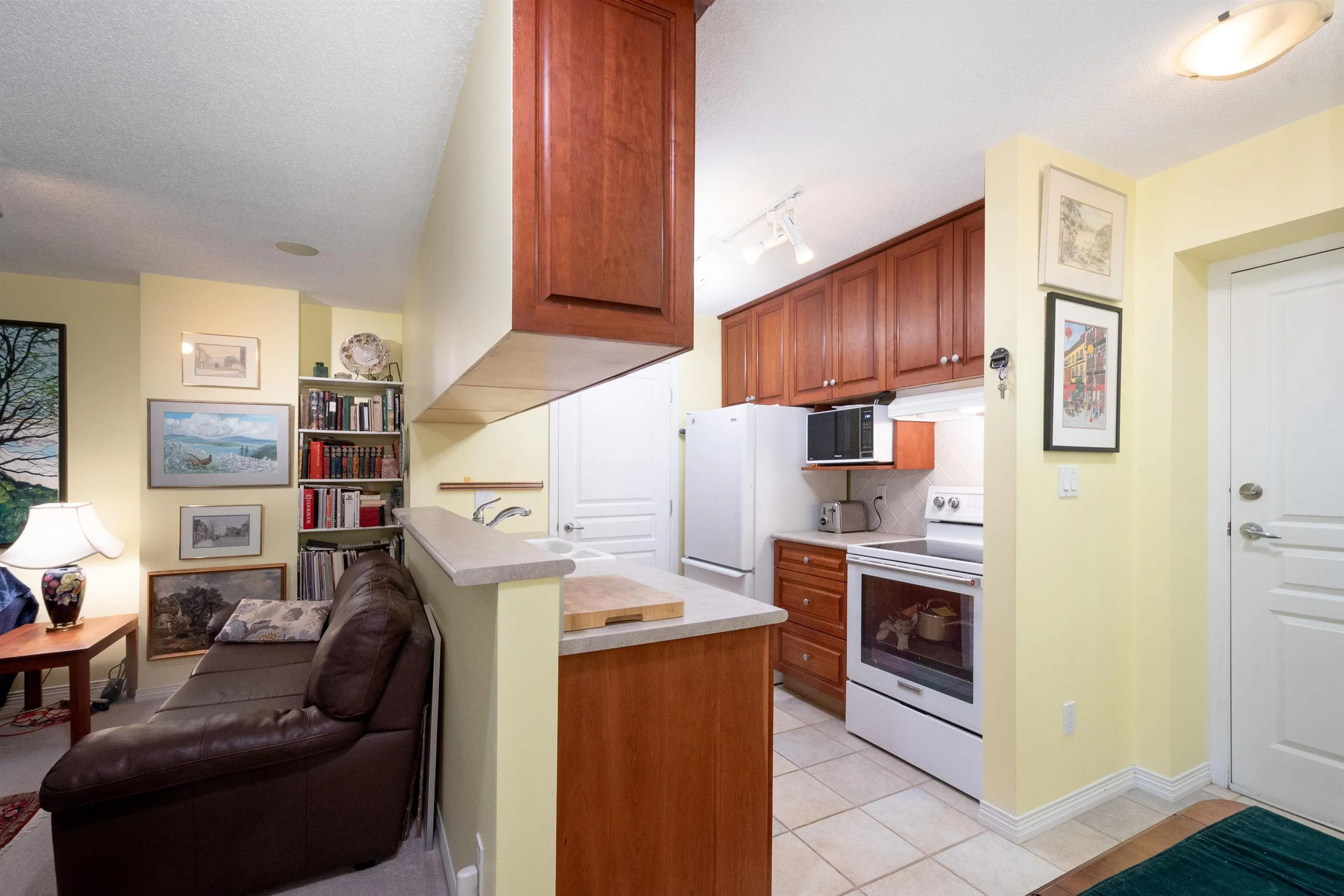 5639 Hampton Place #805