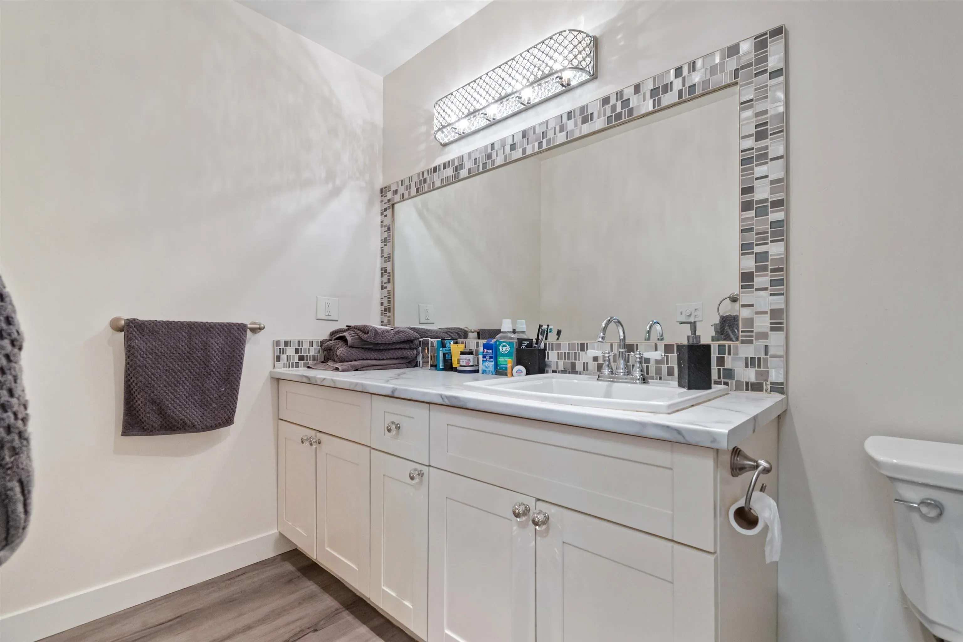 45915 Cheam Avenue #10