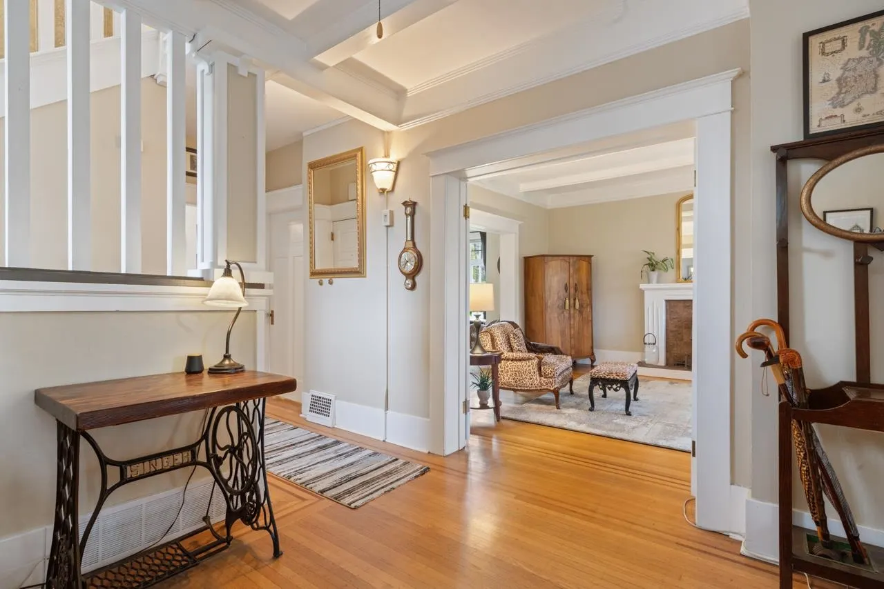 1820 W 11th Avenue