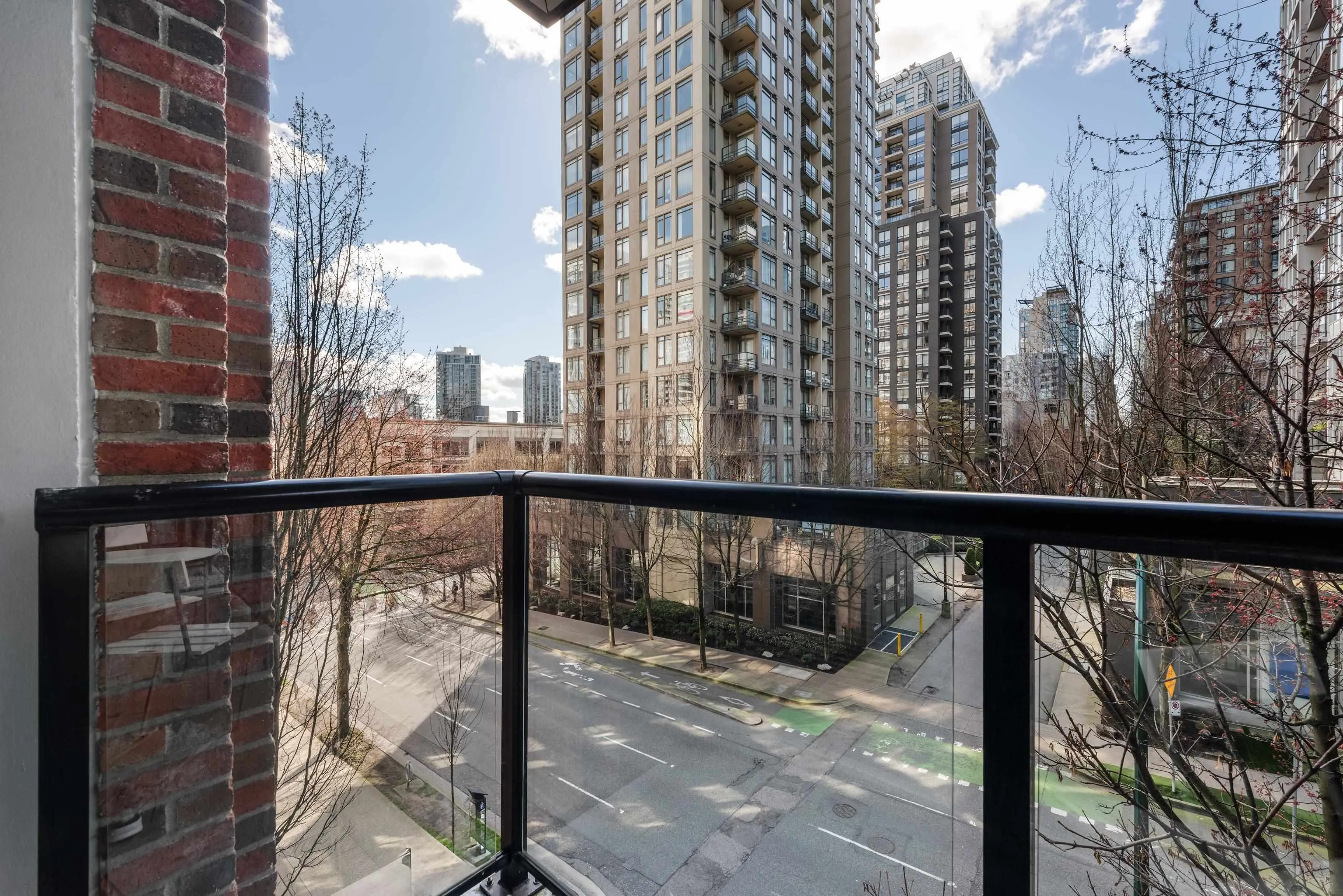 988 Richards Street #303