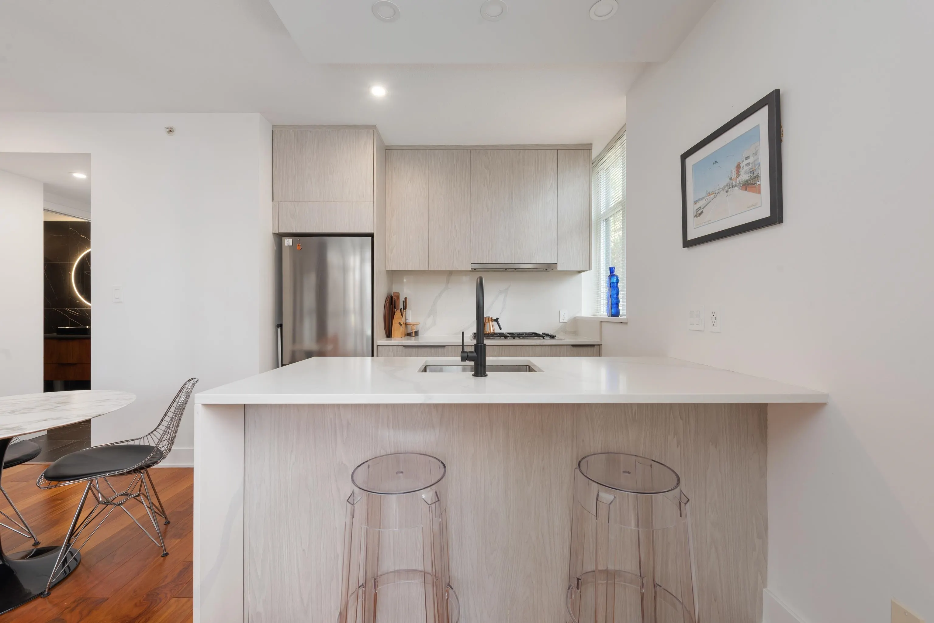 988 Richards Street #303