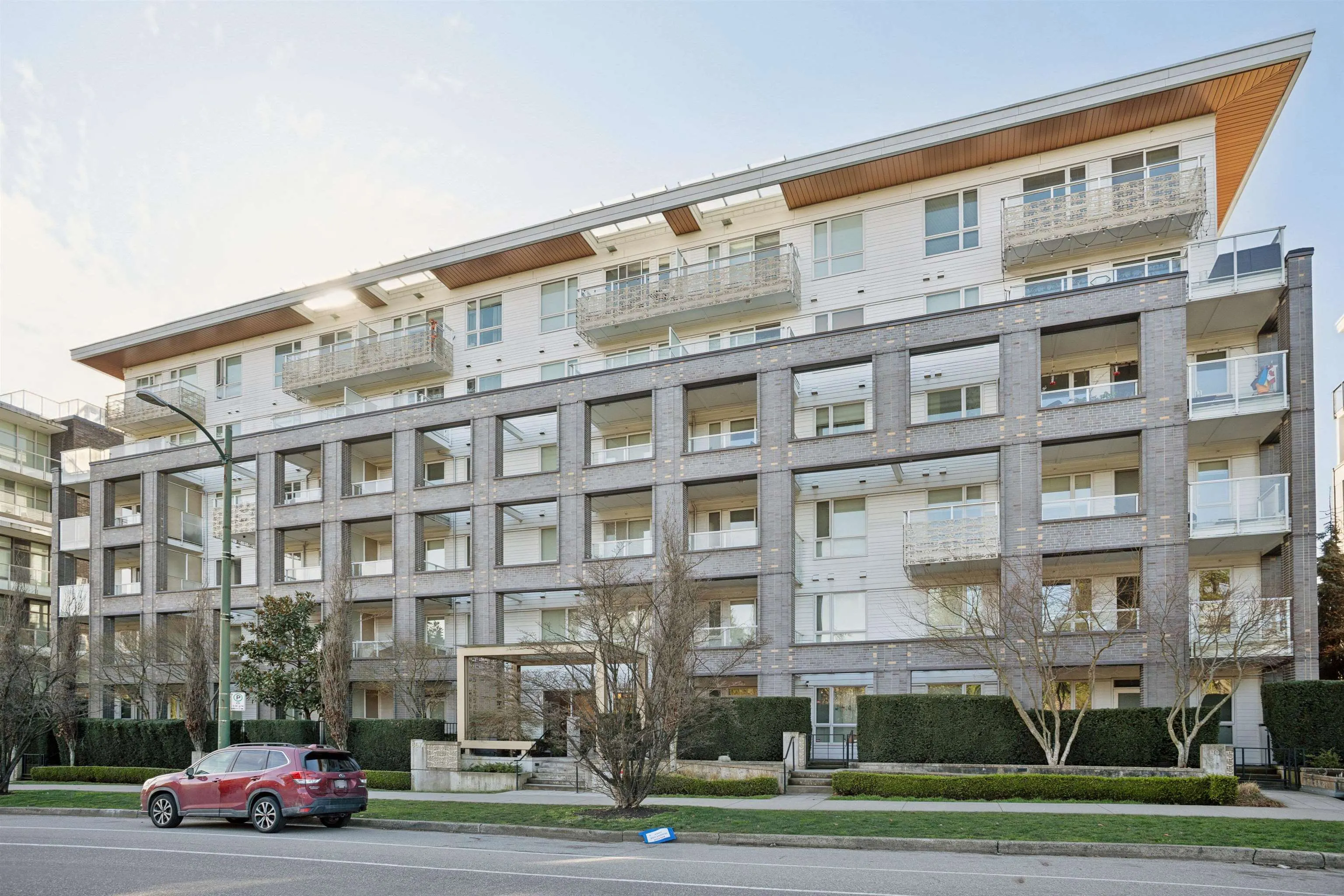 6677 Cambie Street #608
