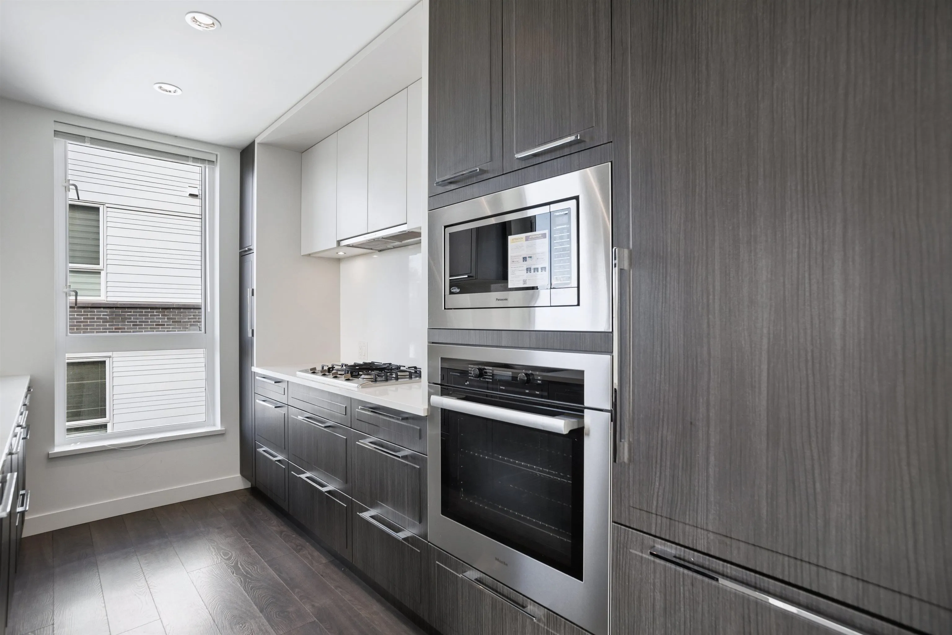 6677 Cambie Street #608