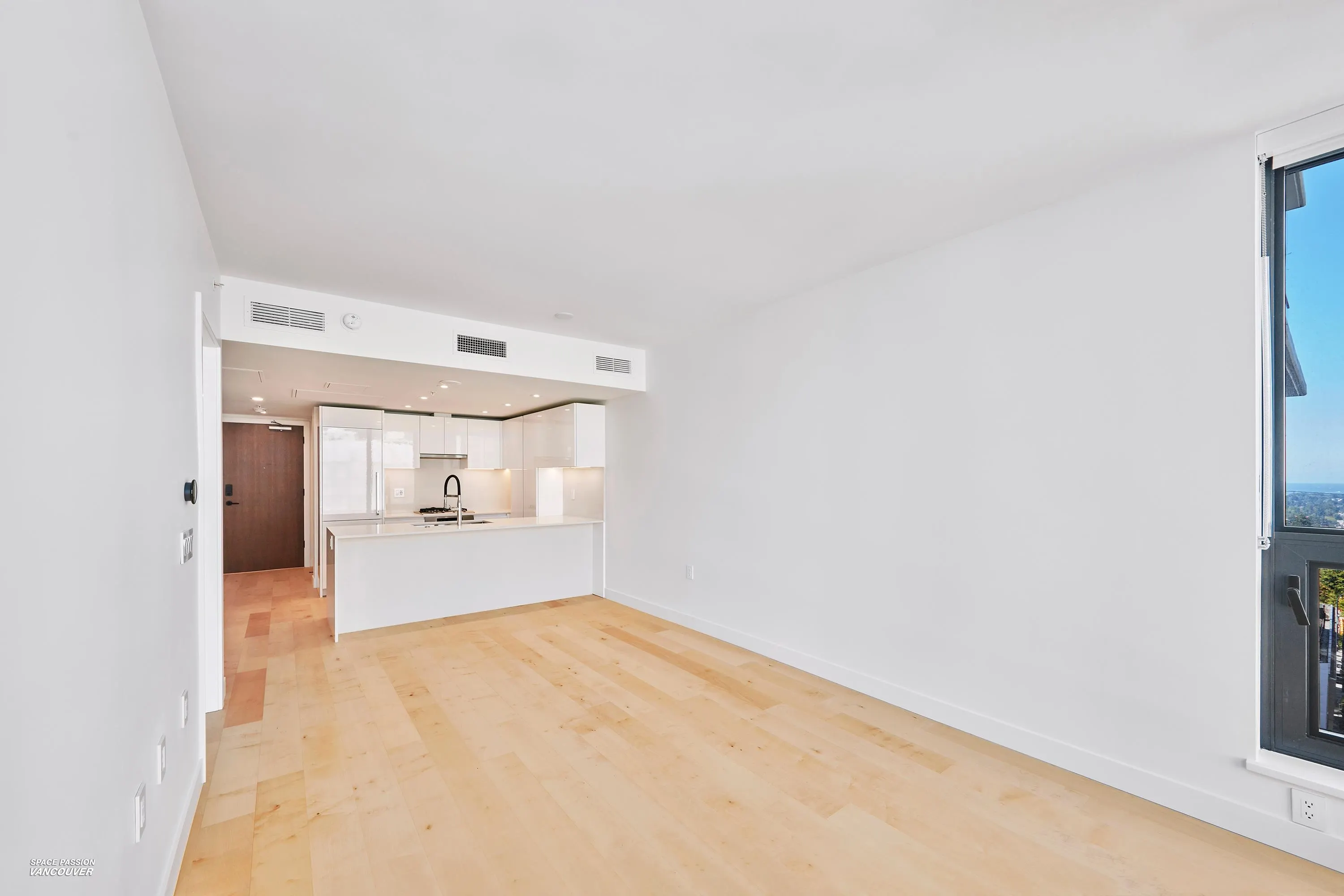 135 E 13th Street #807
