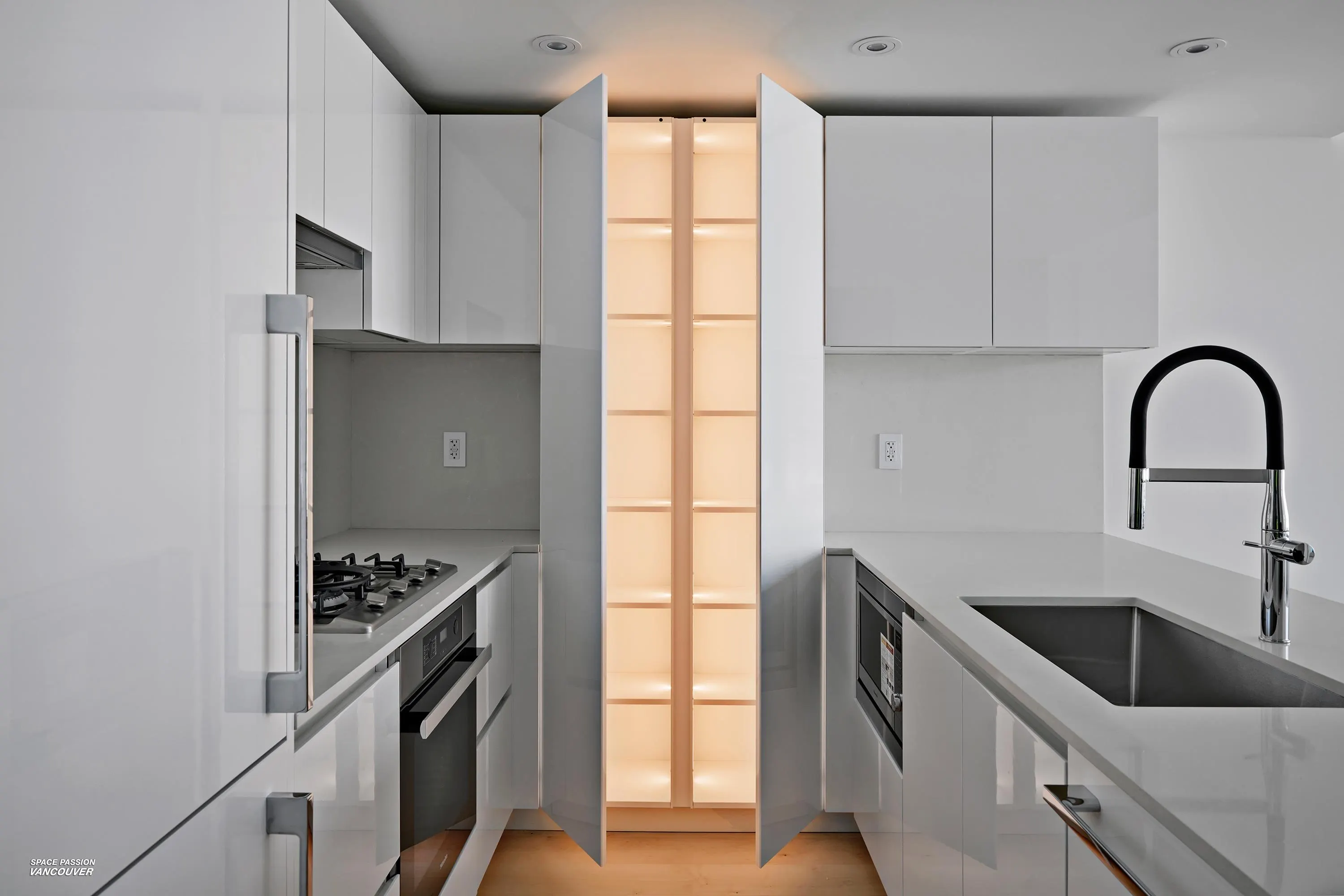 135 E 13th Street #807