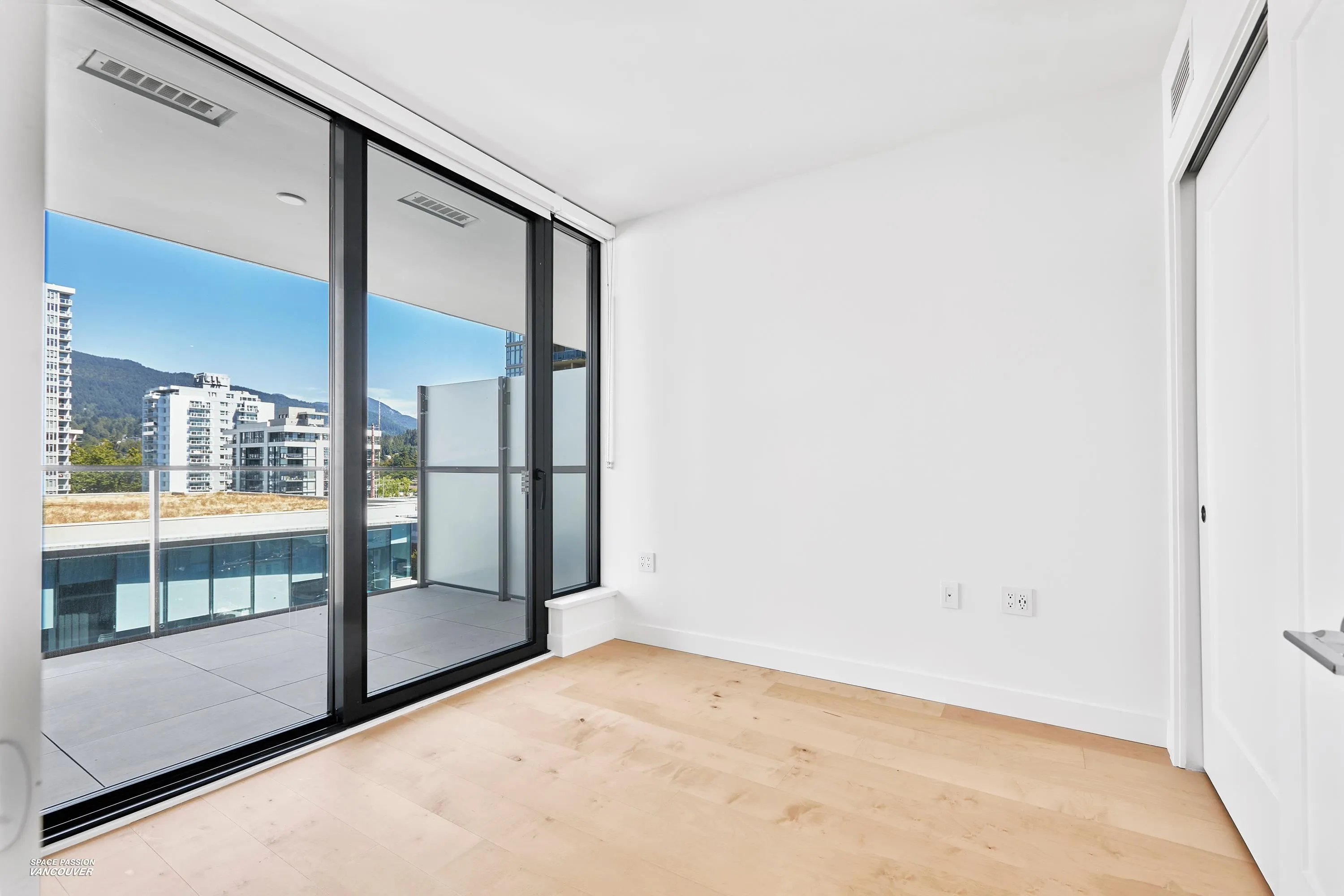 135 E 13th Street #807