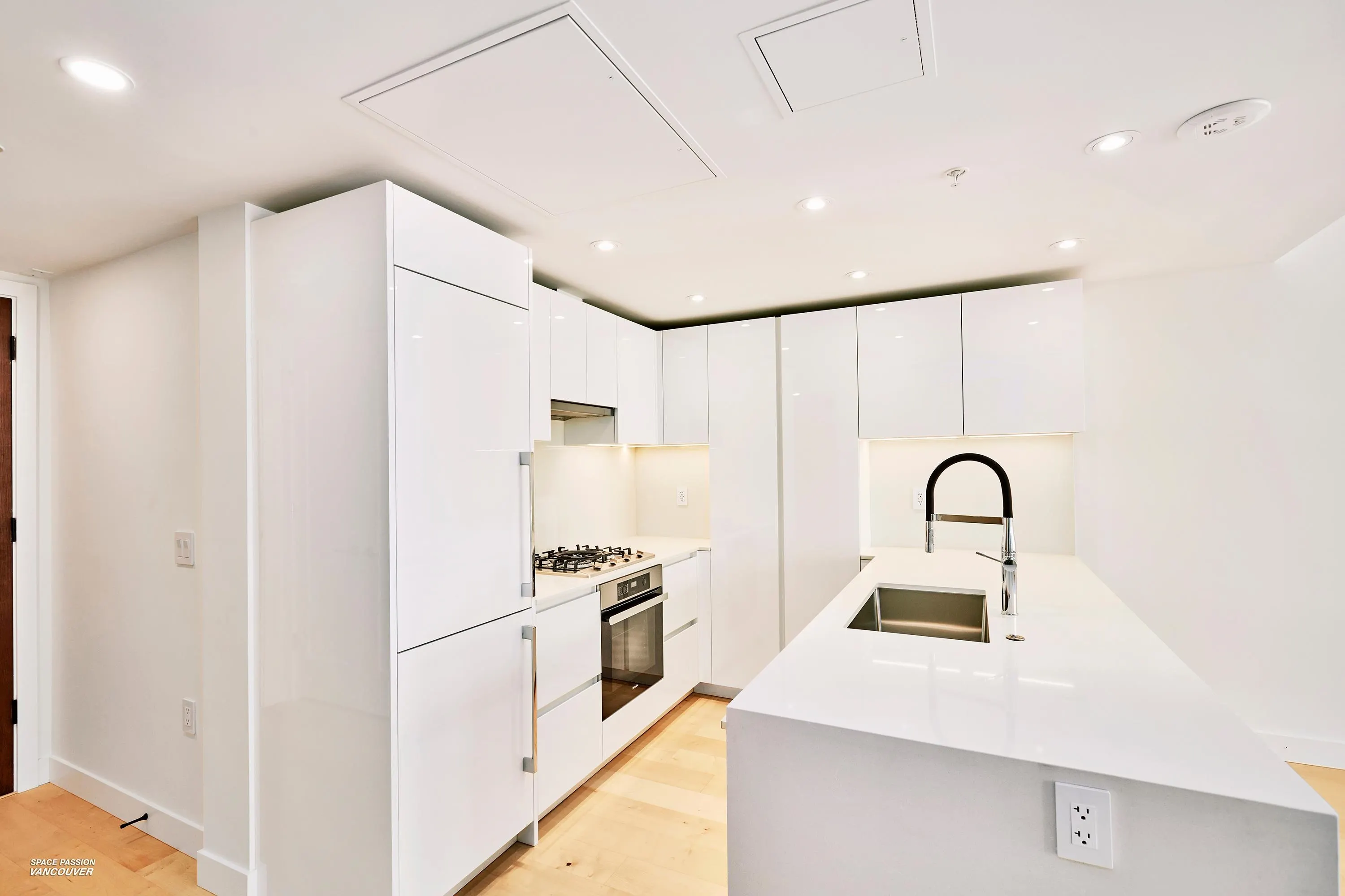 135 E 13th Street #807