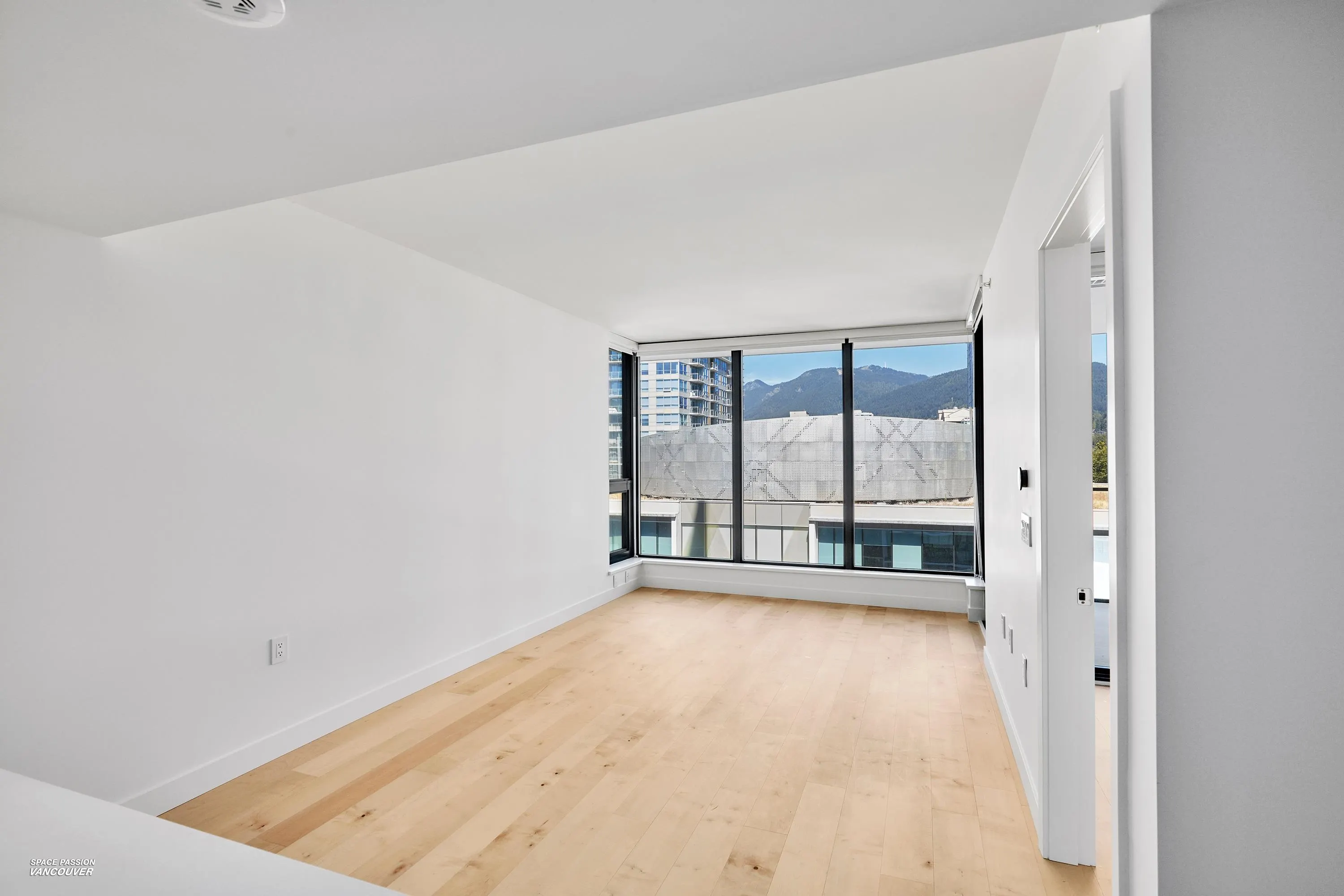 135 E 13th Street #807