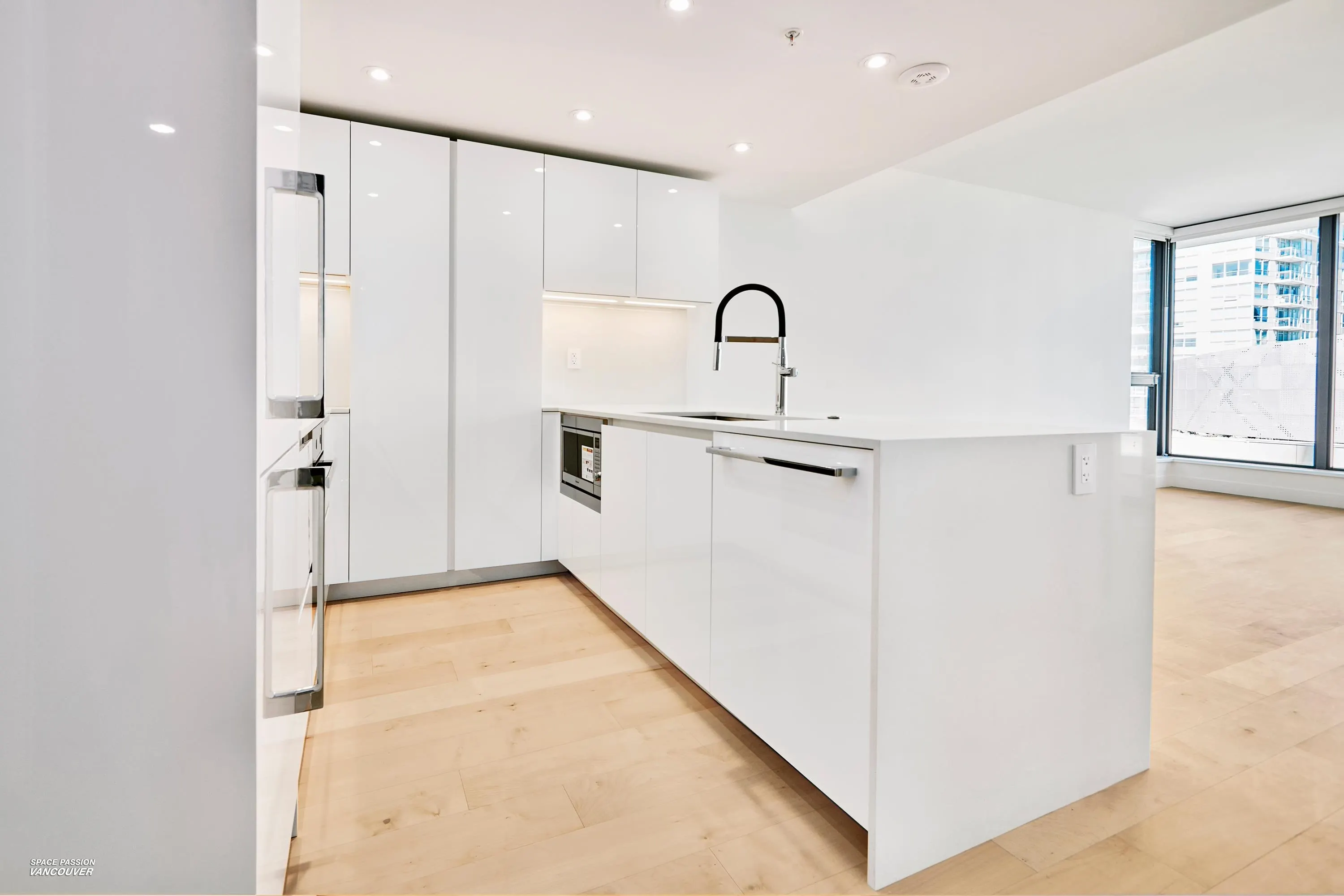 135 E 13th Street #807