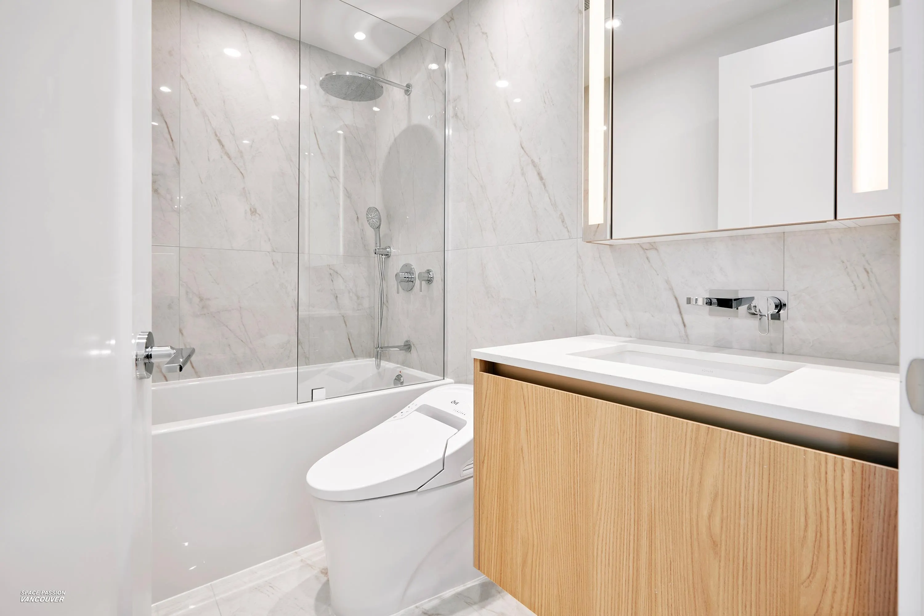 135 E 13th Street #807