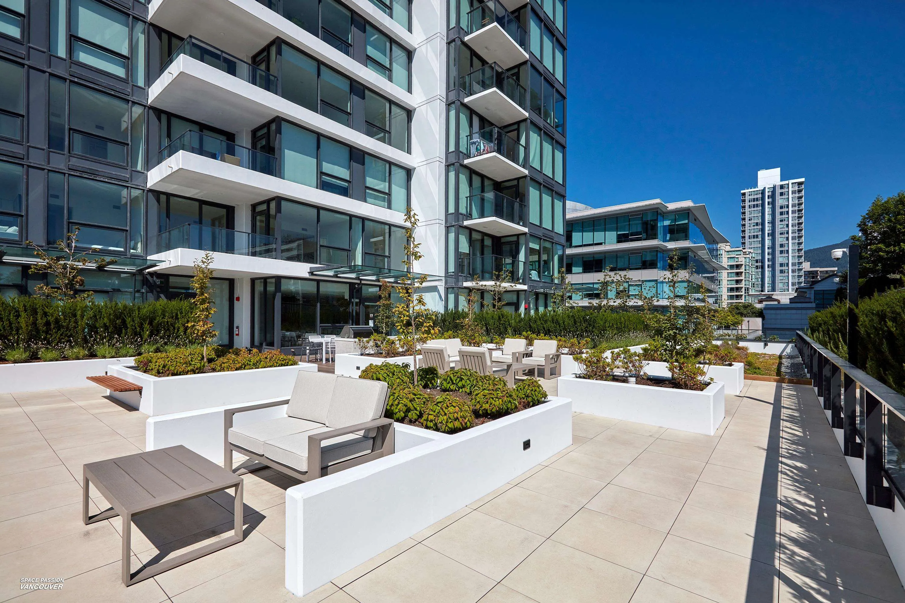 135 E 13th Street #807