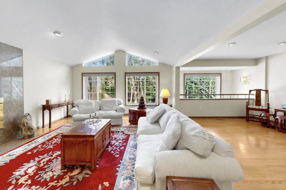 8022 Lakefield Drive
