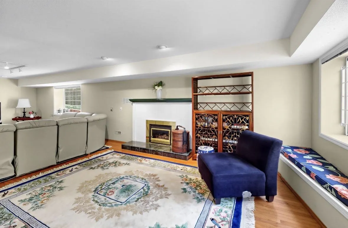 8022 Lakefield Drive