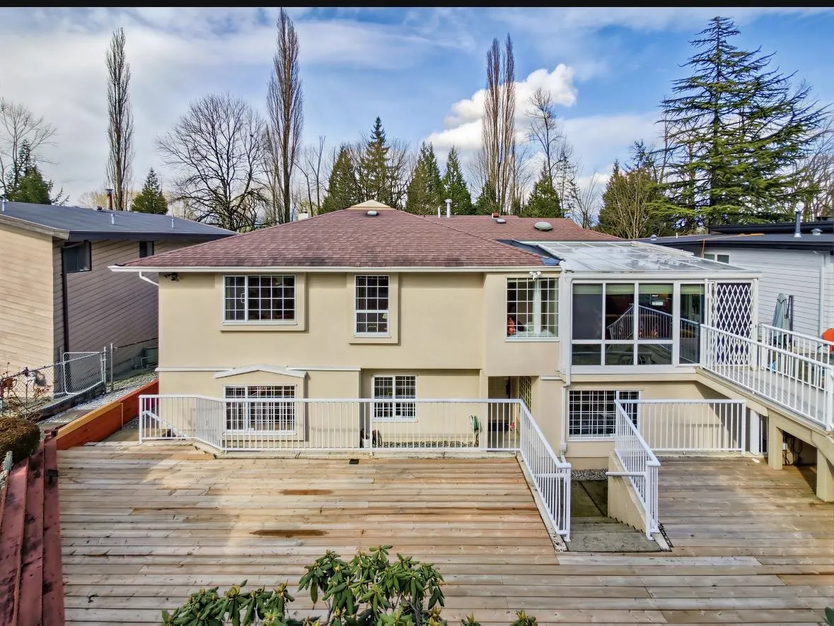 8022 Lakefield Drive