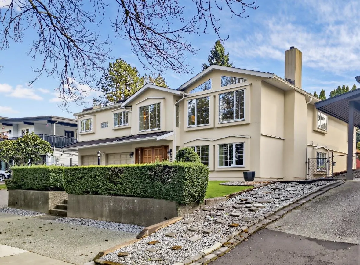8022 Lakefield Drive