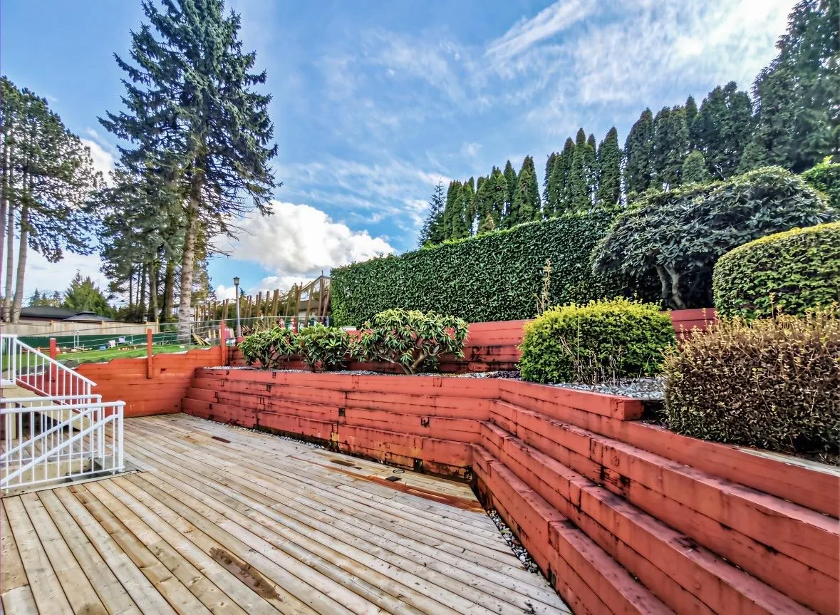 8022 Lakefield Drive