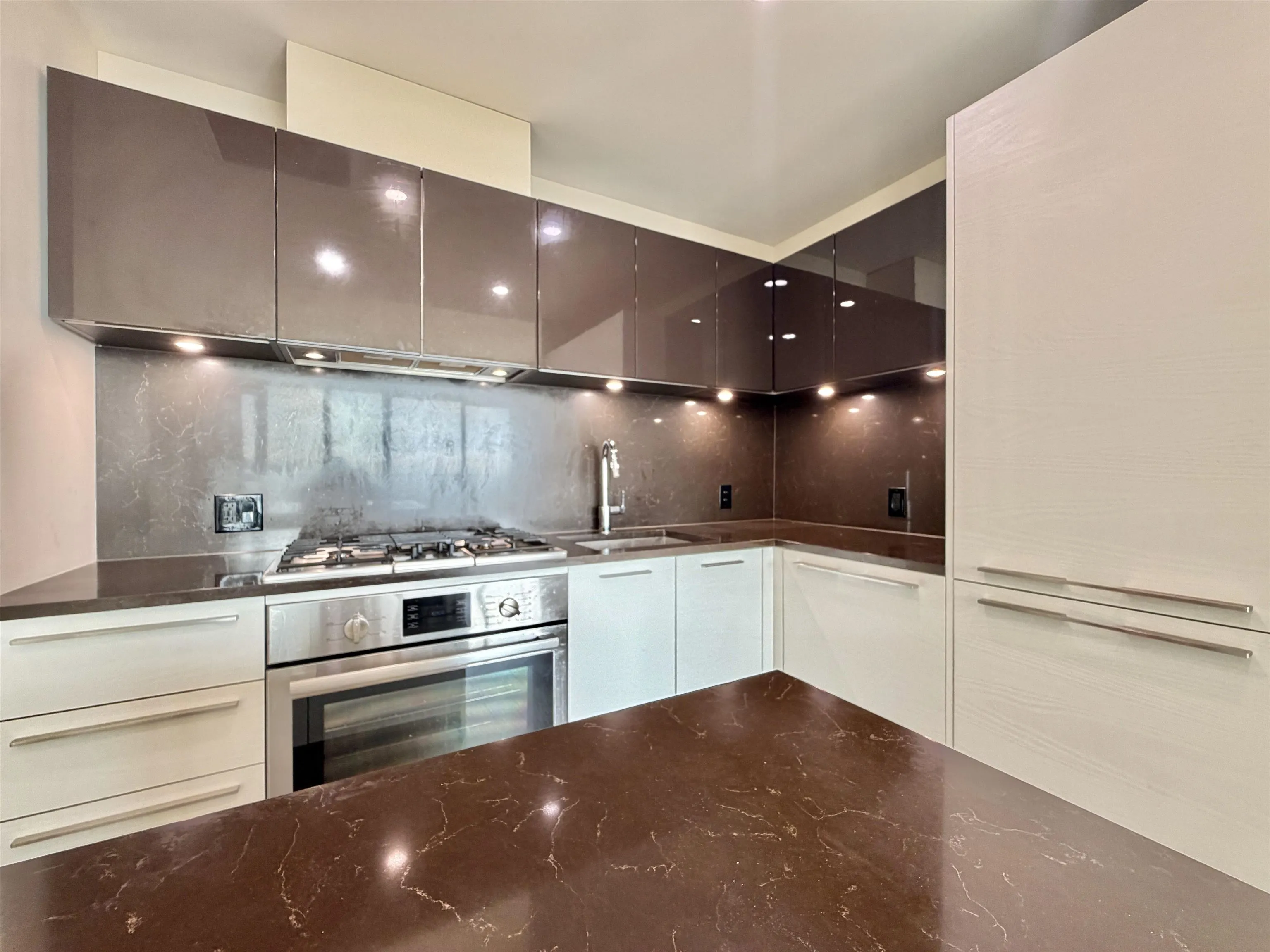 6383 Mckay Avenue #1604