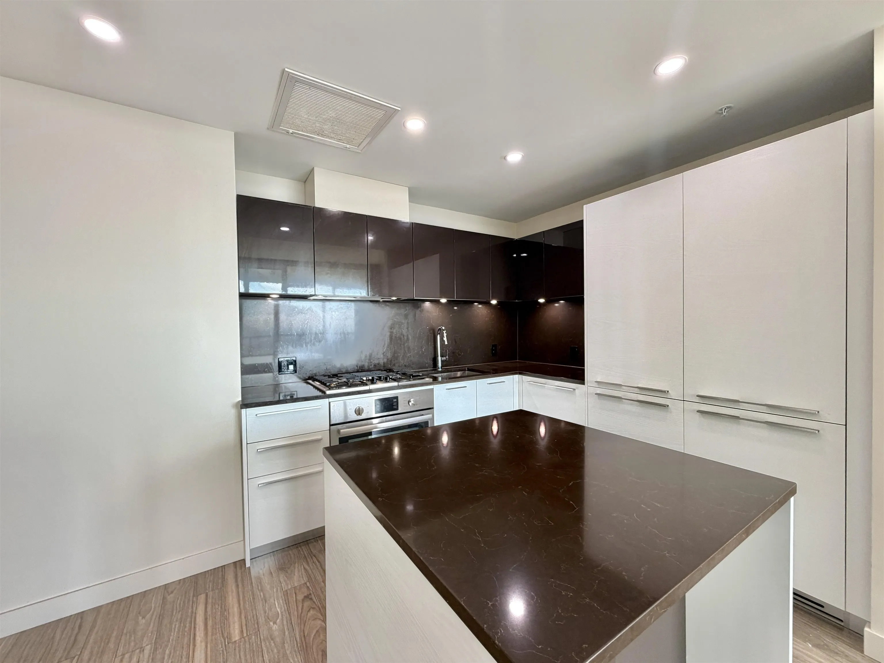 6383 Mckay Avenue #1604