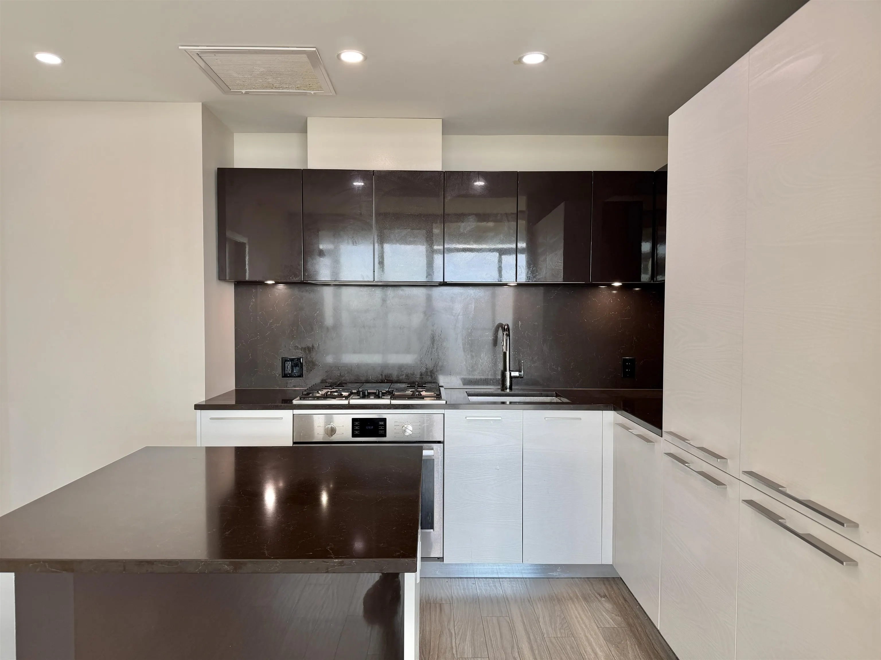 6383 Mckay Avenue #1604