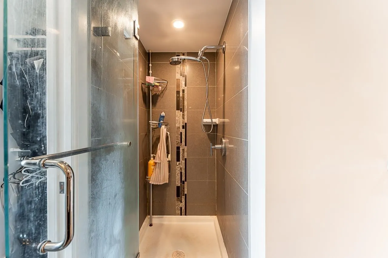 2232 Douglas Road #905