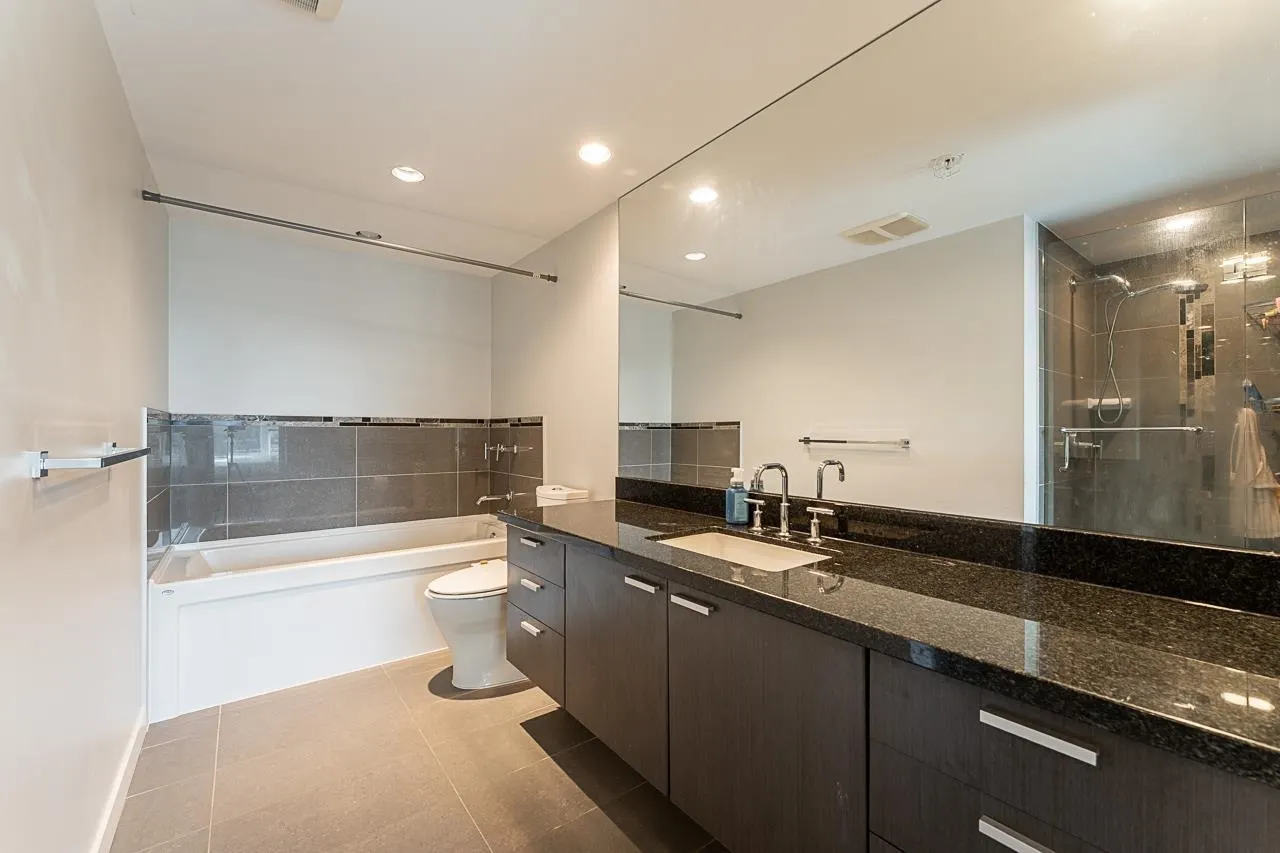 2232 Douglas Road #905