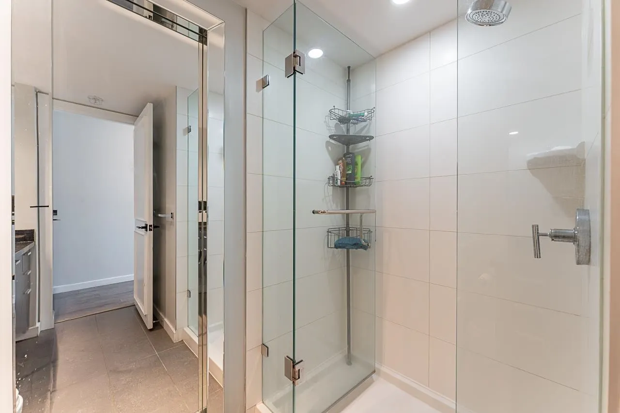 2232 Douglas Road #905